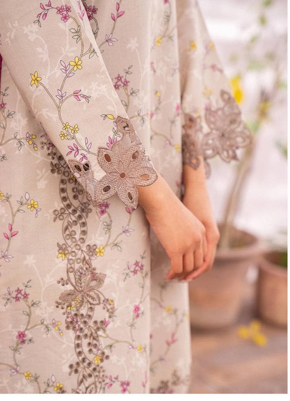 img_bin_ilyas_lawn_24_awwal_boutique