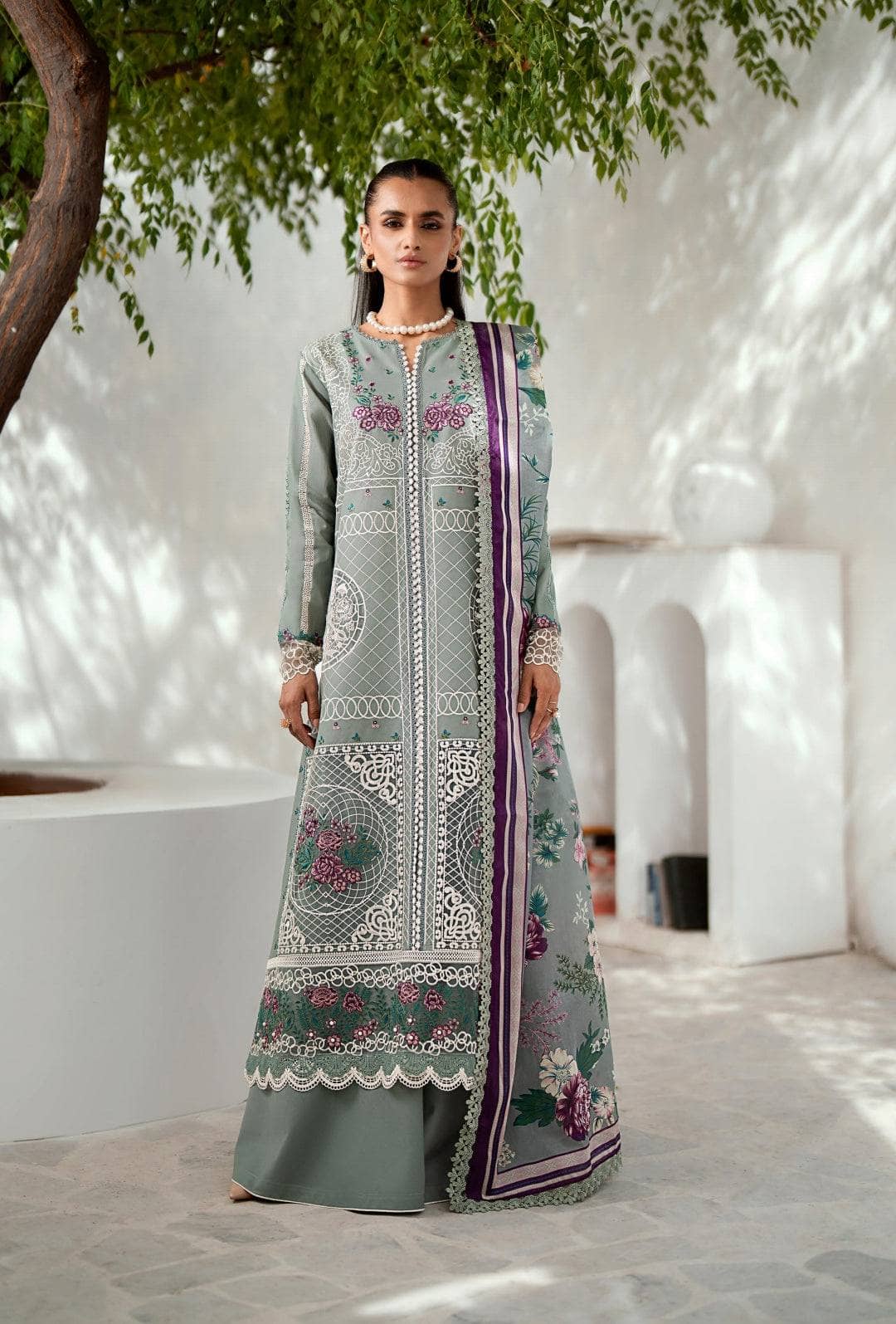 img_bin_ilyas_lawn_awwal_boutique