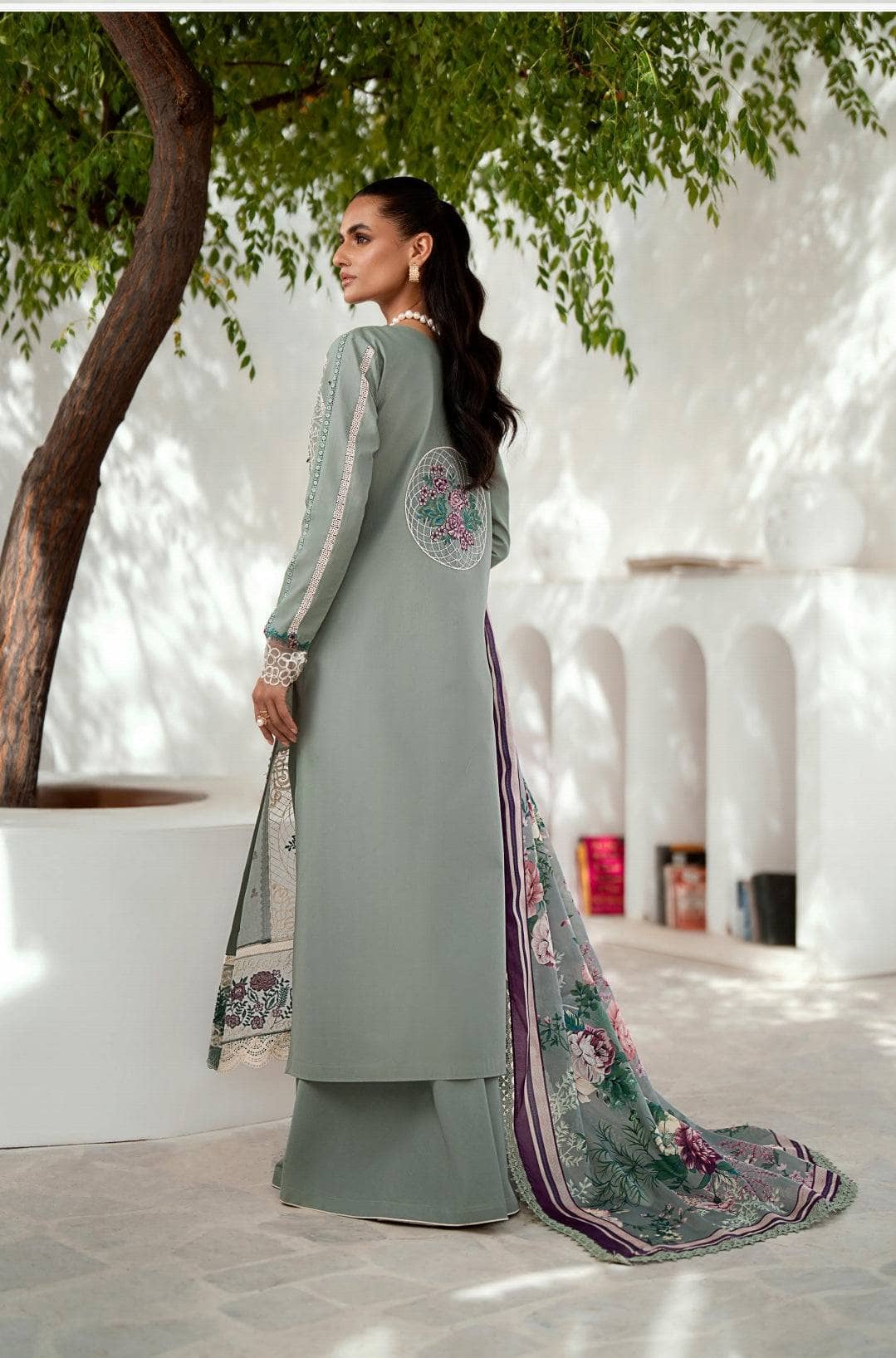 img_bin_ilyas_lawn_awwal_boutique