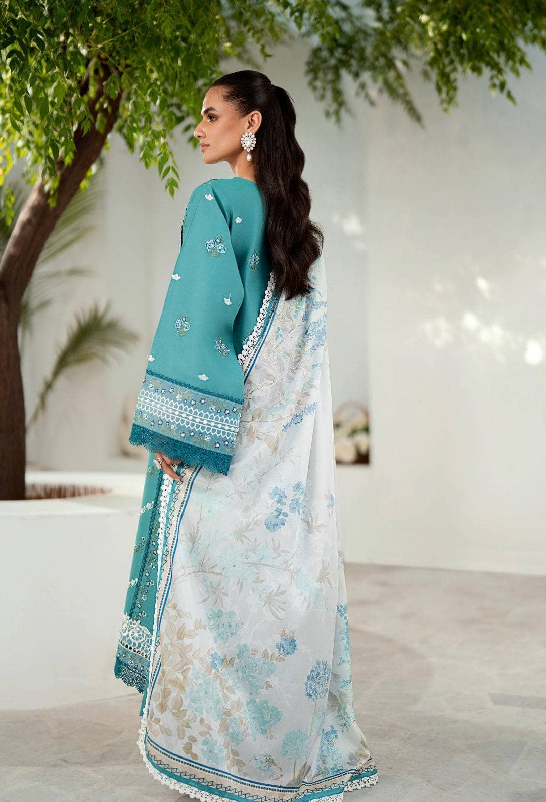 img_bin_ilyas_lawn_awwal_boutique
