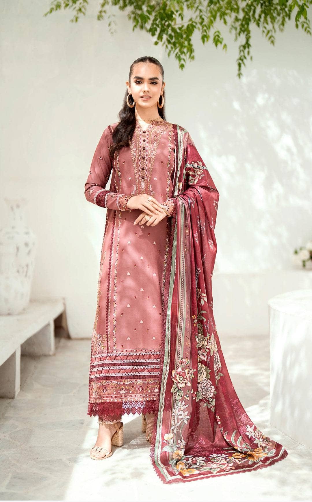 img_bin_ilyas_lawn_awwal_boutique