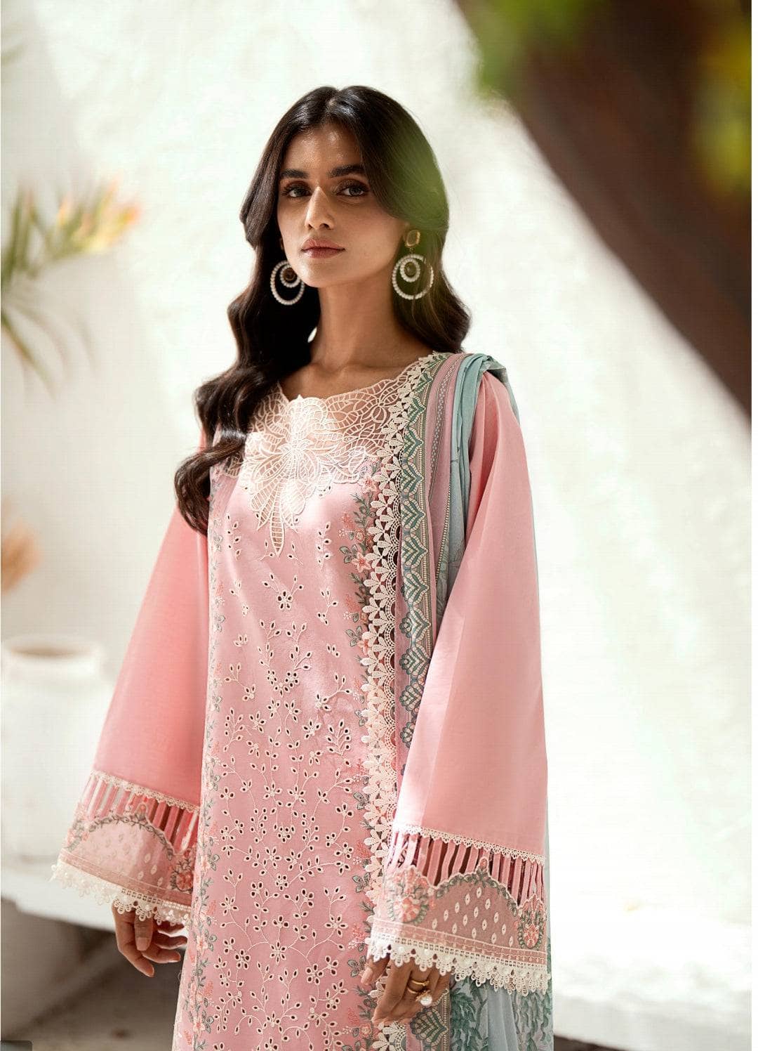 img_bin_ilyas_lawn_awwal_boutique
