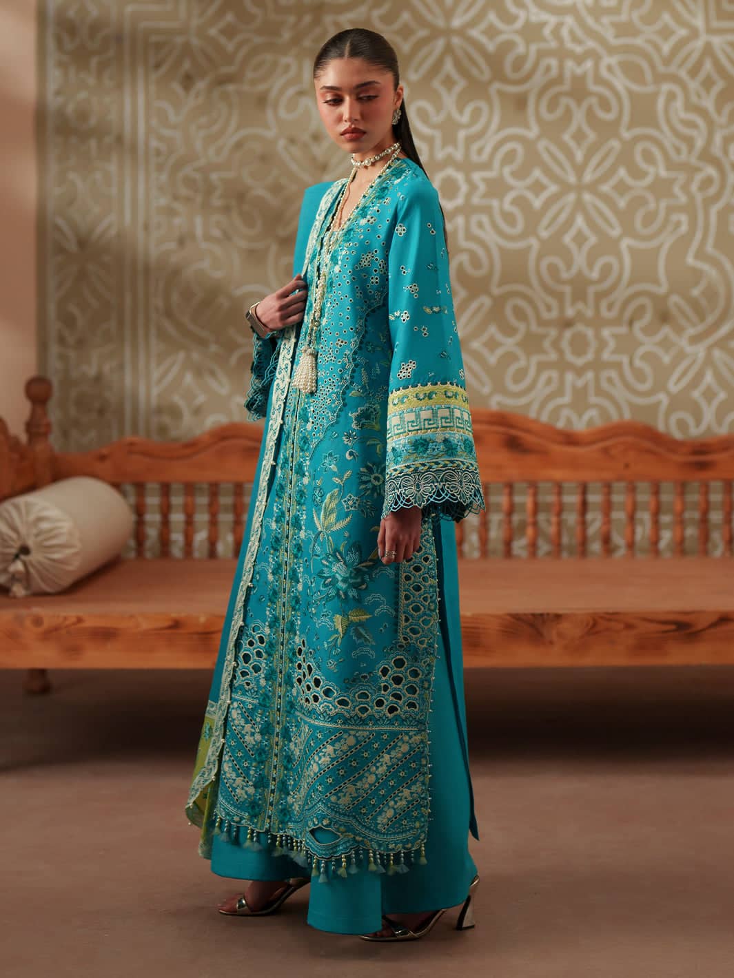 img_bin_ilyas_luxury_lawn_awwal_butique