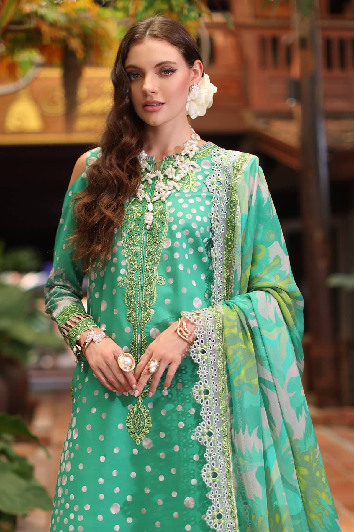 img_charizma_aniiq_lawn_23_awwal_boutique