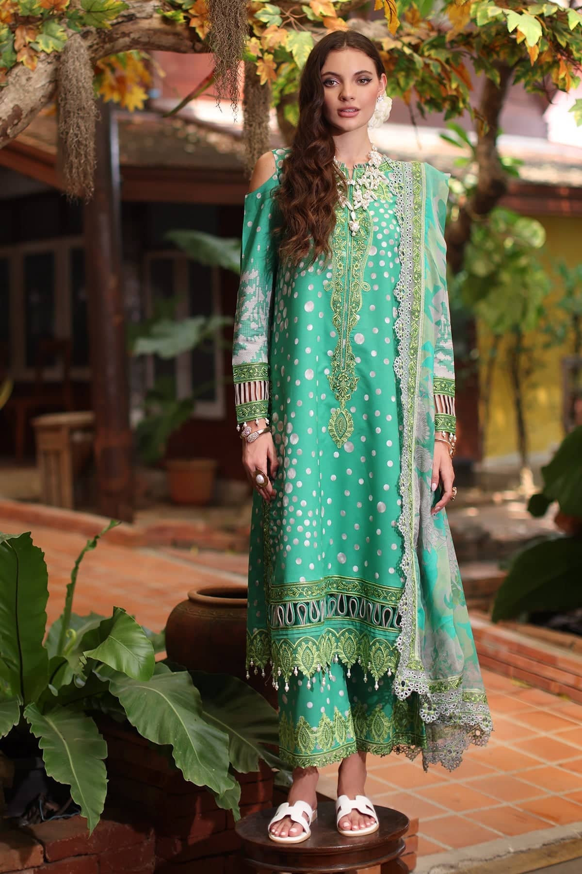 img_charizma_aniiq_lawn_23_awwal_boutique
