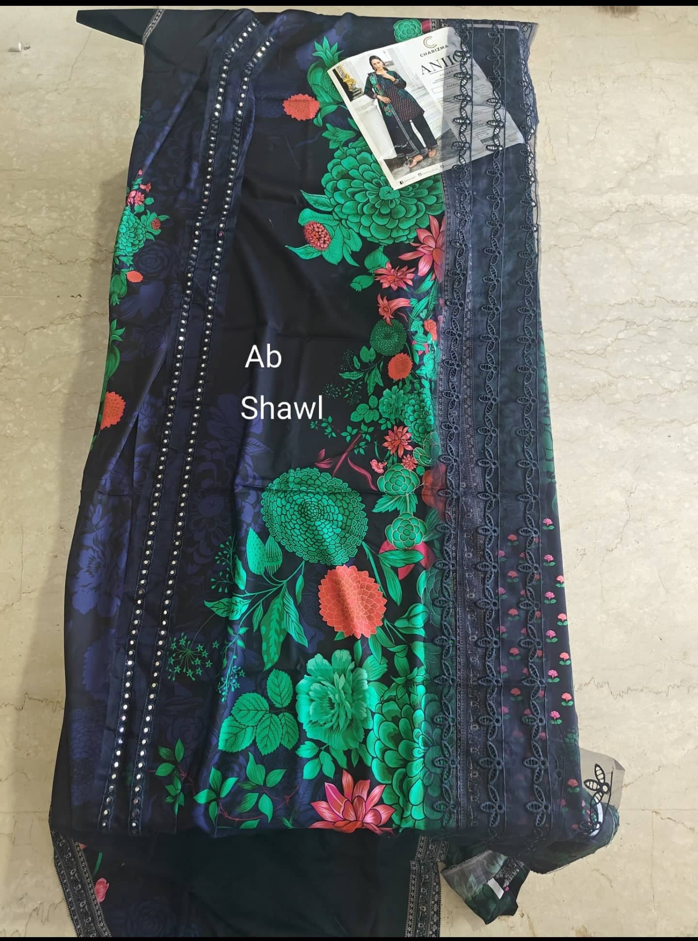 Charizma Aniiq open pics Open Pic/Charizma Aniiq staple Shawl Collection