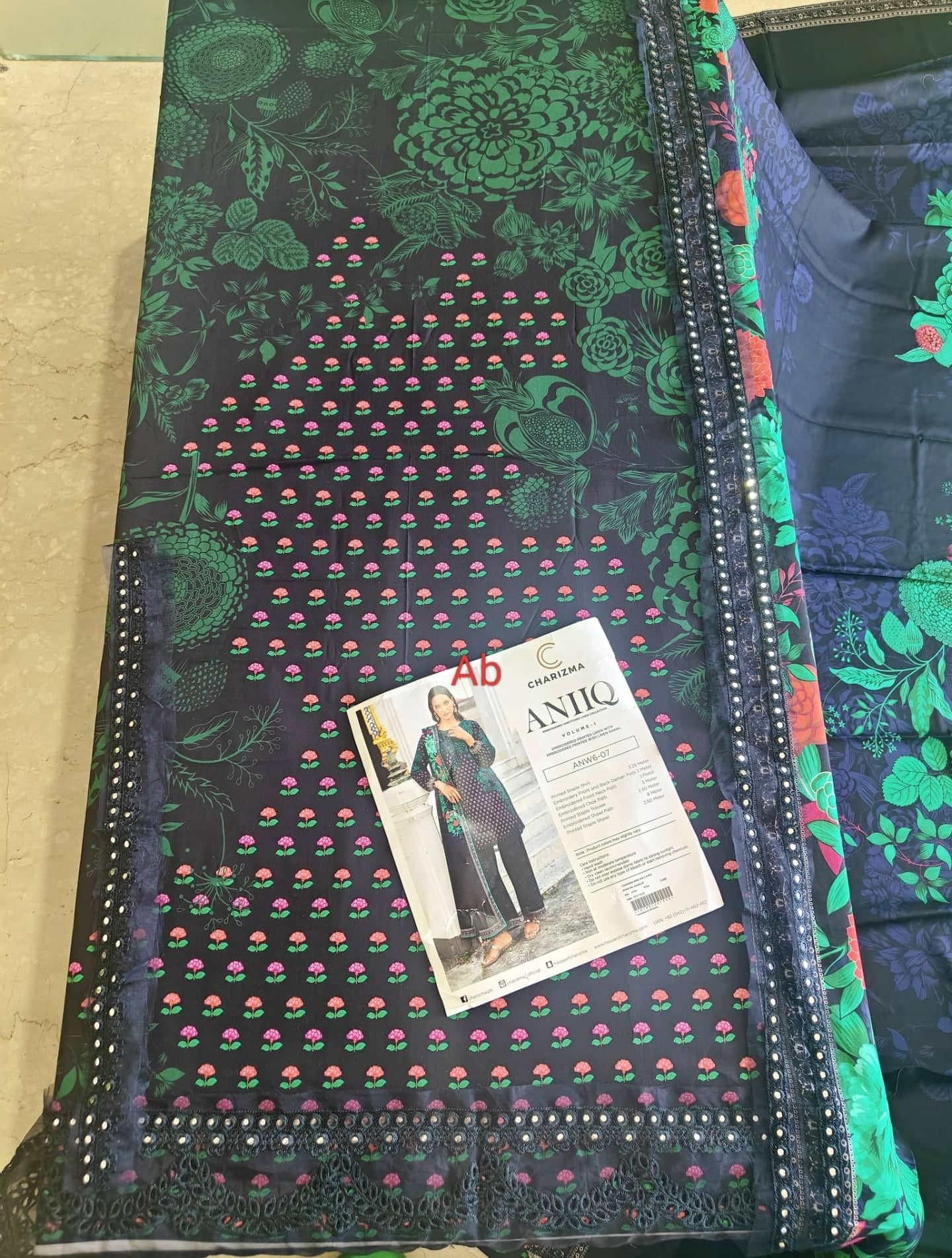 Charizma Aniiq open pics Open Pic/Charizma Aniiq staple Shawl Collection