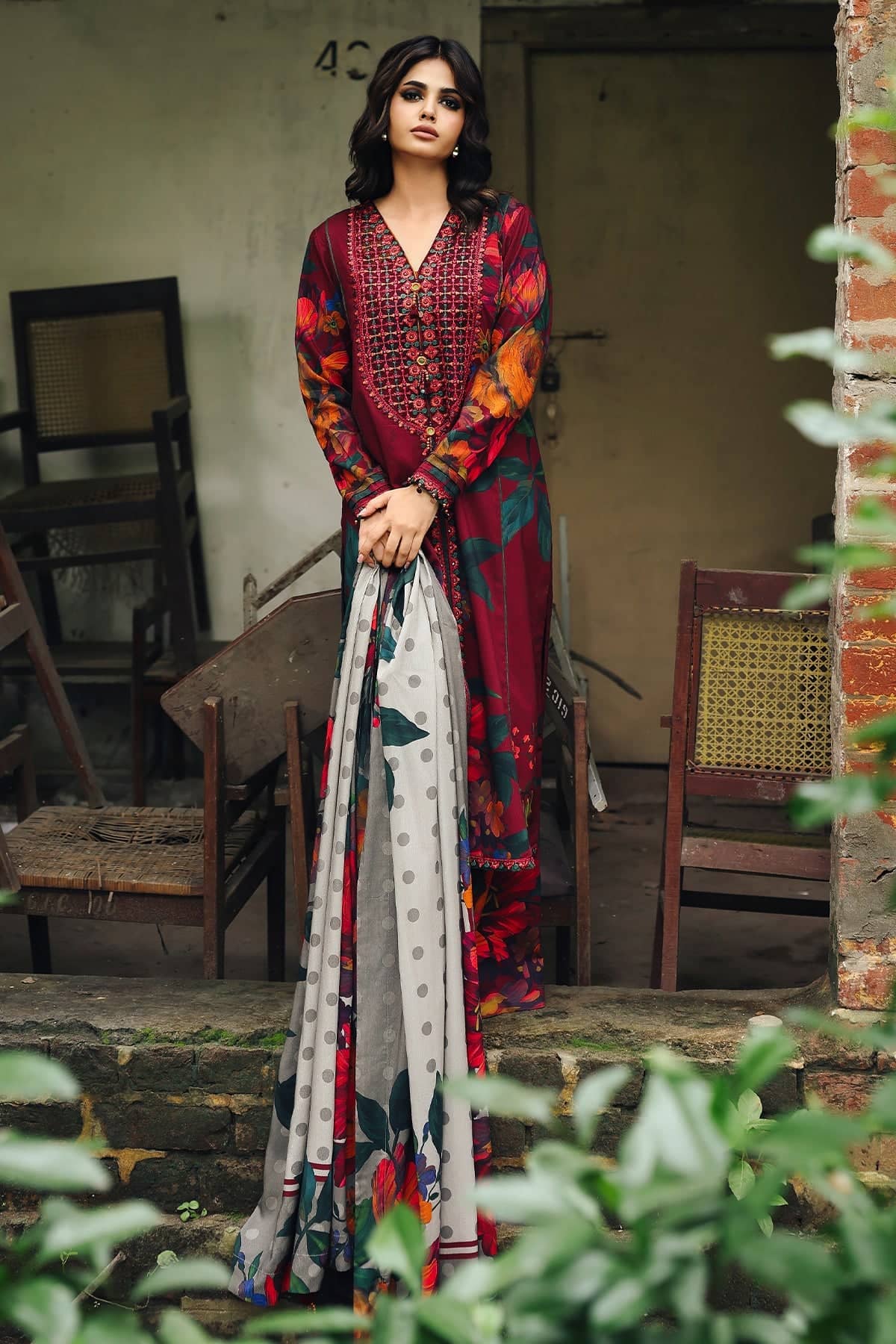 Charizma Aniiq Vol 2/Embroideried Linen Shawls/ANW6-18