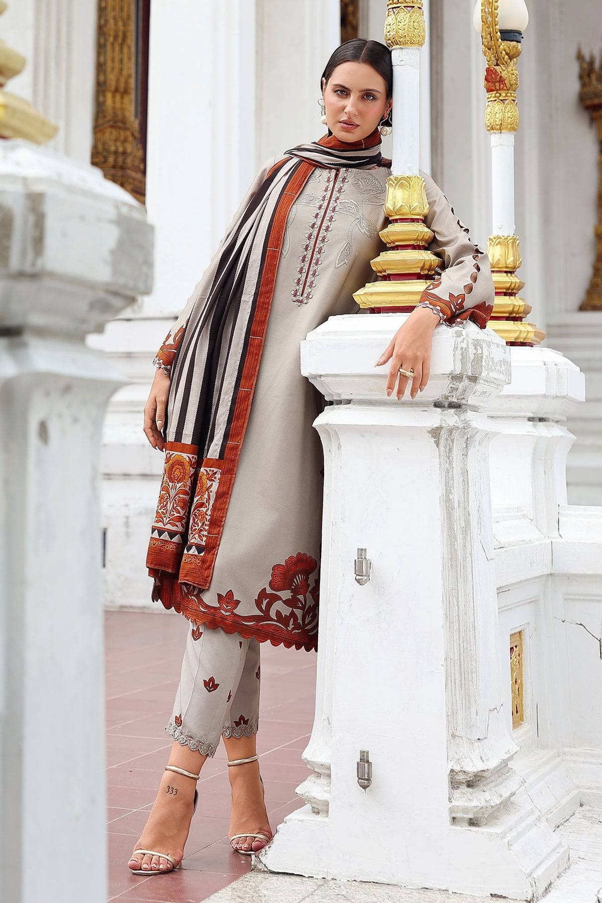 Restocked/Charizma Aniiq 25/Staple Shawl Collection