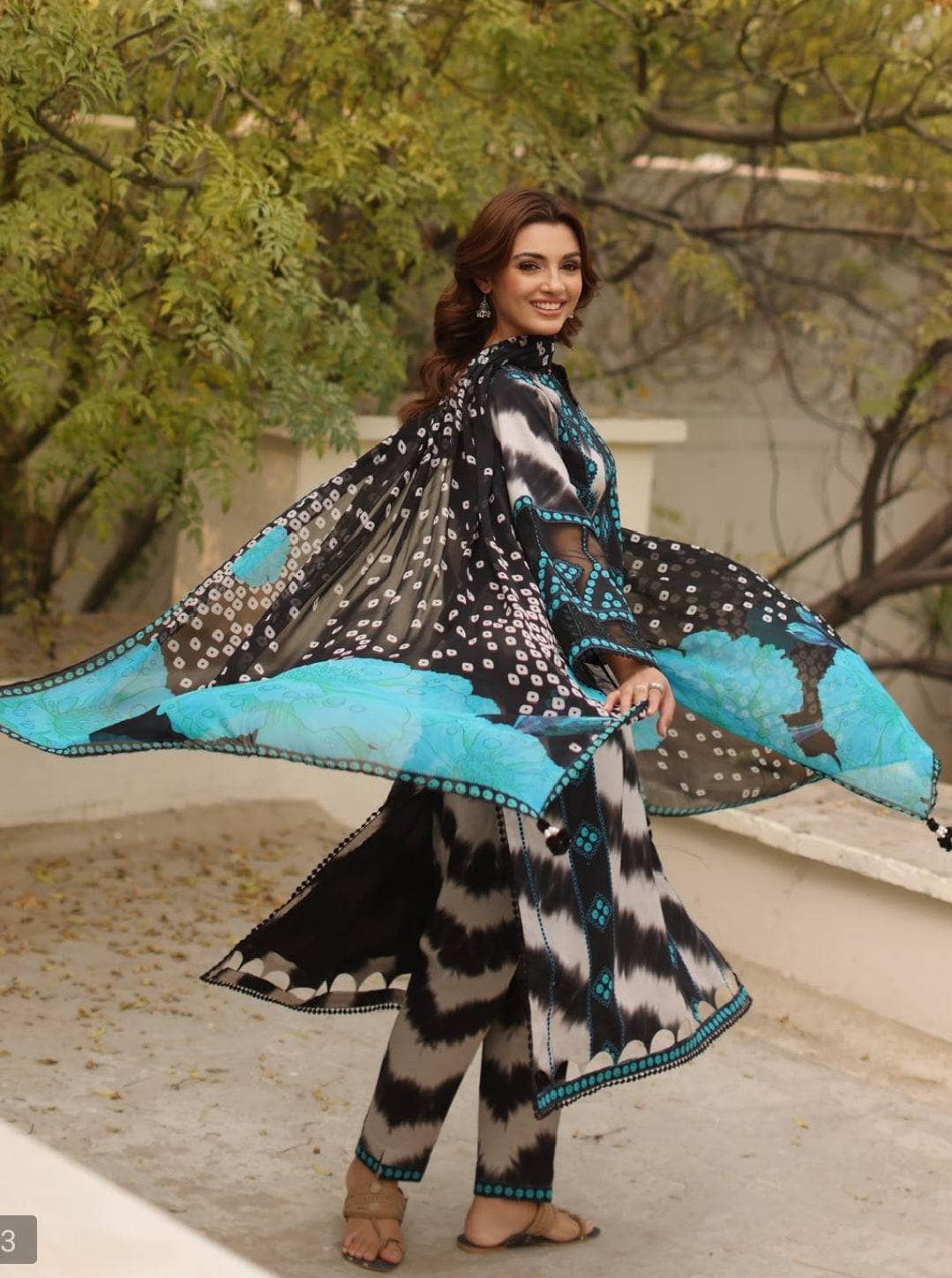 img_charizma_c_prints_fall_awwal_boutique