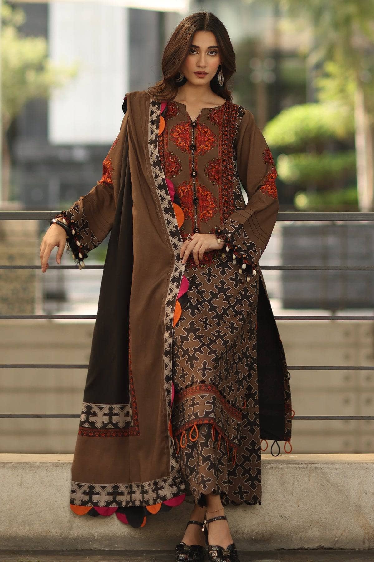img_charizma_c_prints_fall_winter_awwal_boutique