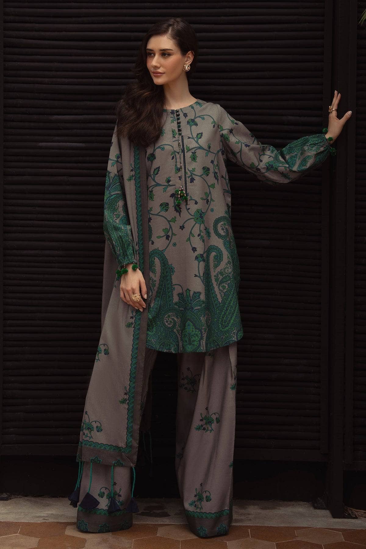 img_charizma_c_prints_fall_awwal_boutique