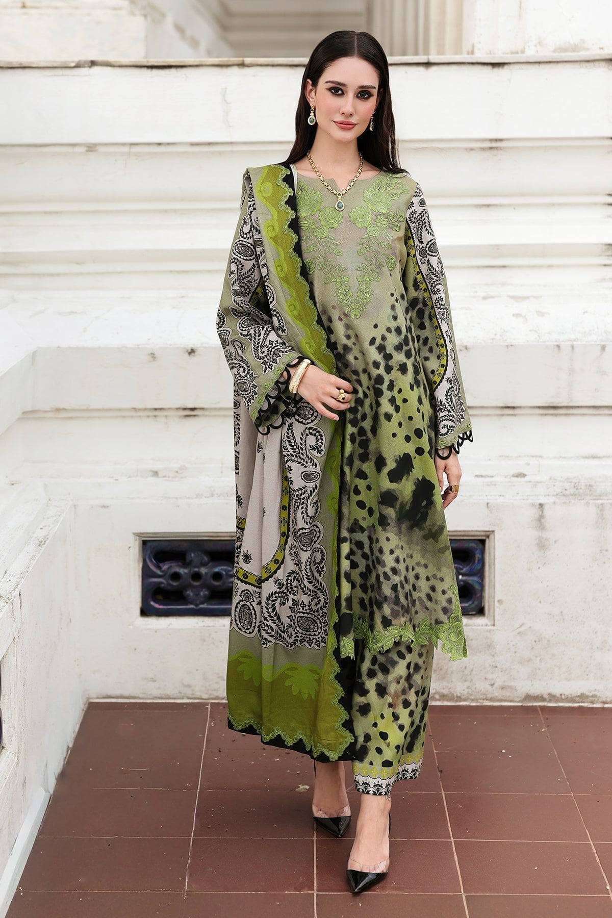 img_charizma_comnination_linen_velvet_palachi_awwal_boutique