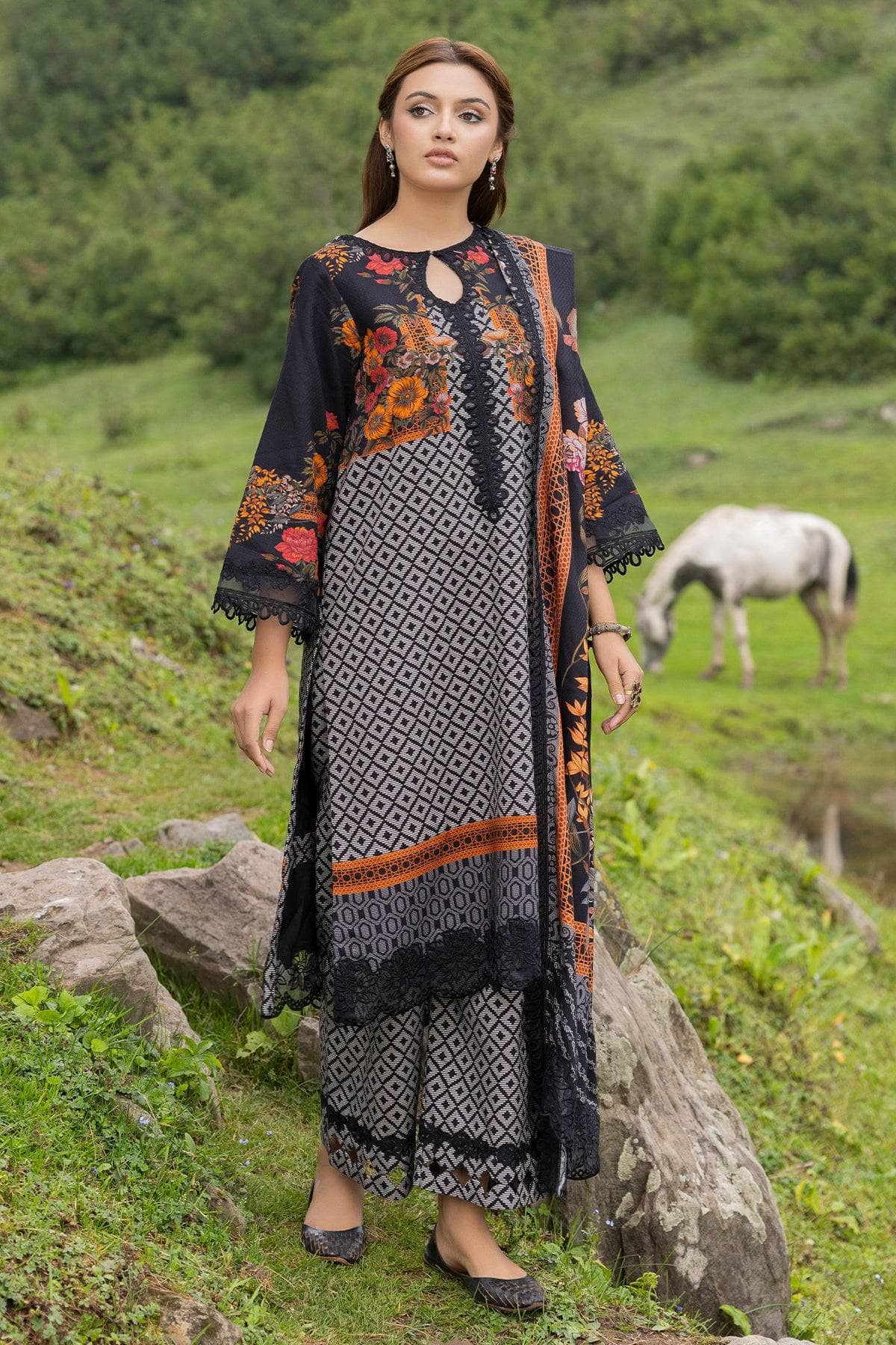 img_charizma_combination_fall_winter_awwal_boutique