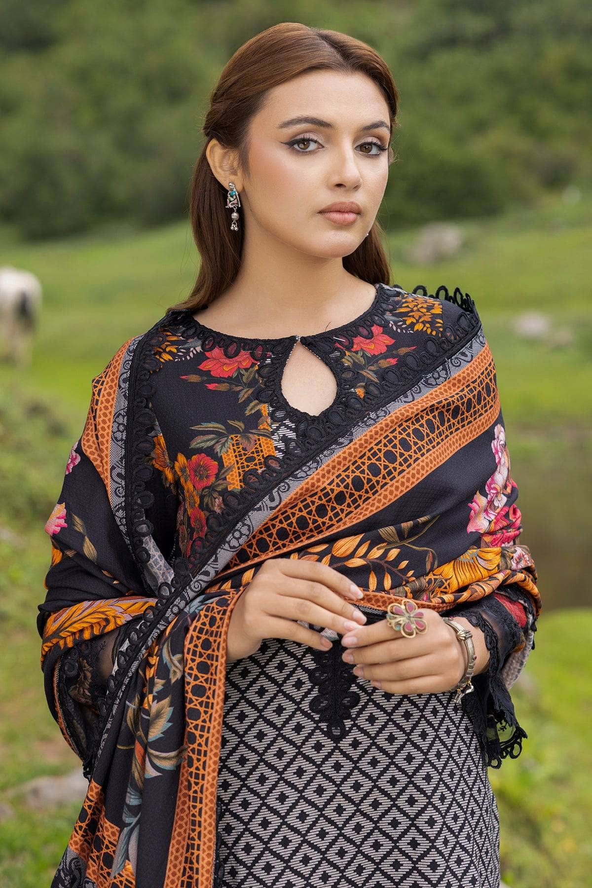 img_charizma_combination_fall_winter_awwal_boutique