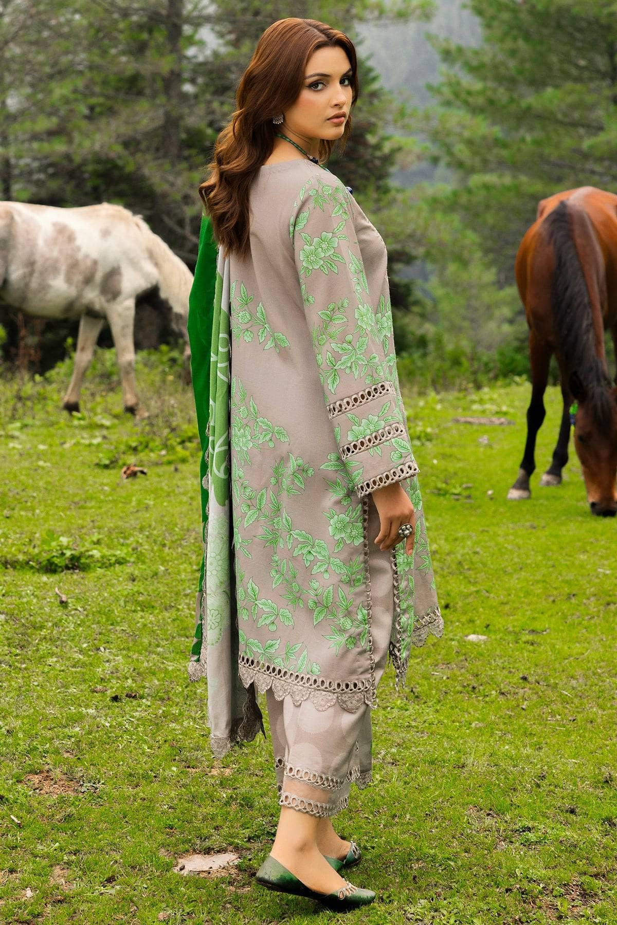 img_charizma_combination_fall_winter_awwal_boutique