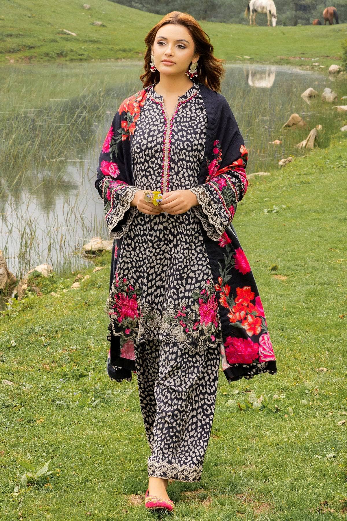 img_charizma_combination_fall_winter_awwal_boutique