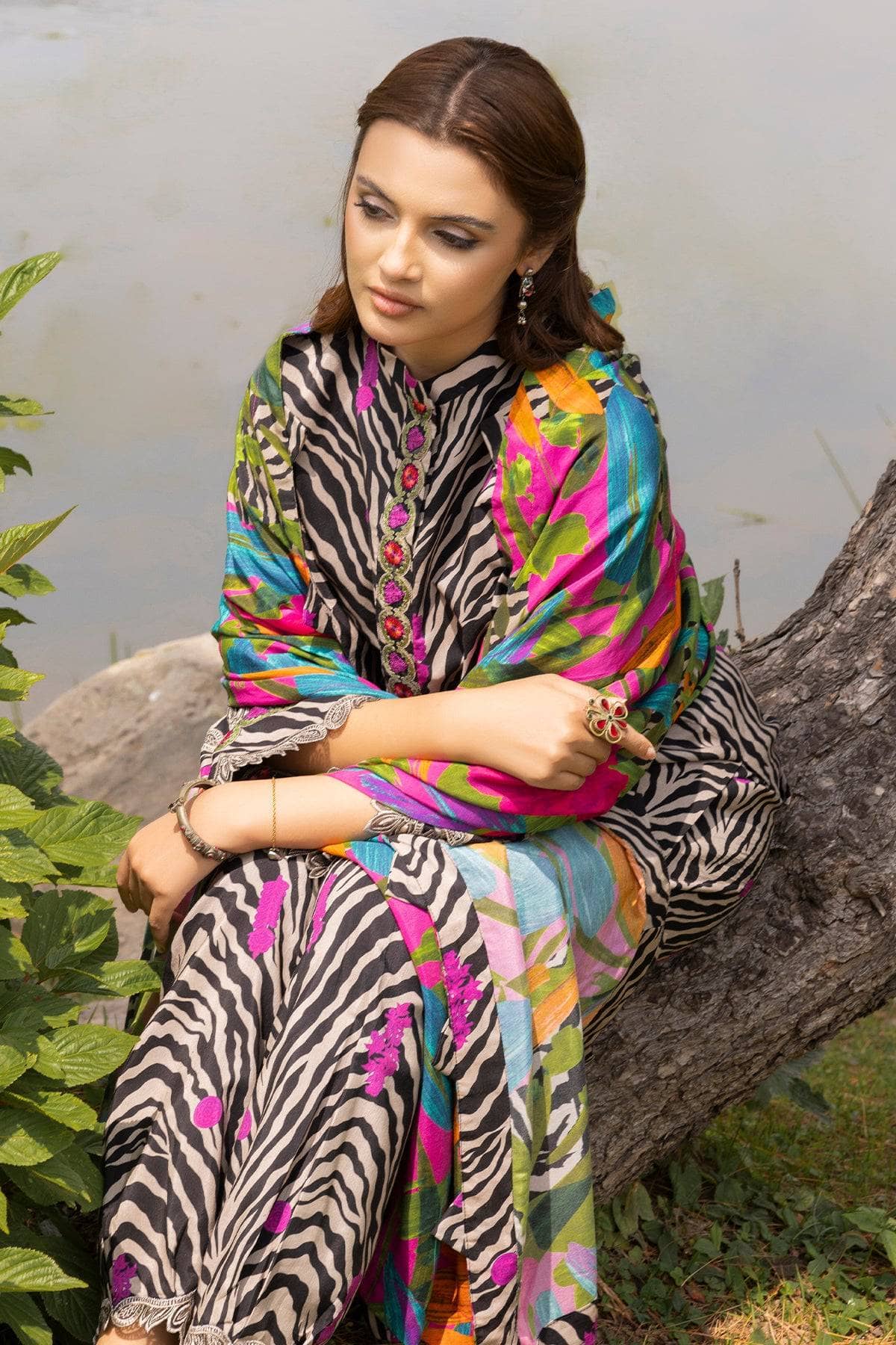 img_charizma_combination_fall_winter_awwal_boutique