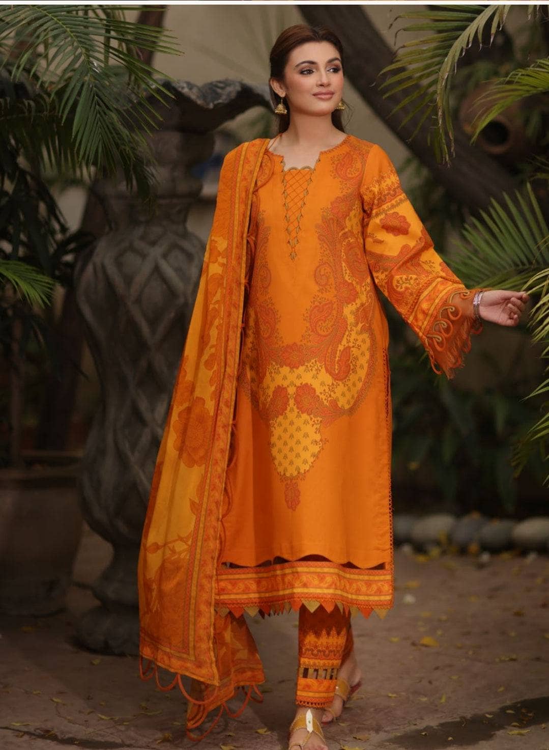 img_charizma_c_prints_fall_awwal_boutique