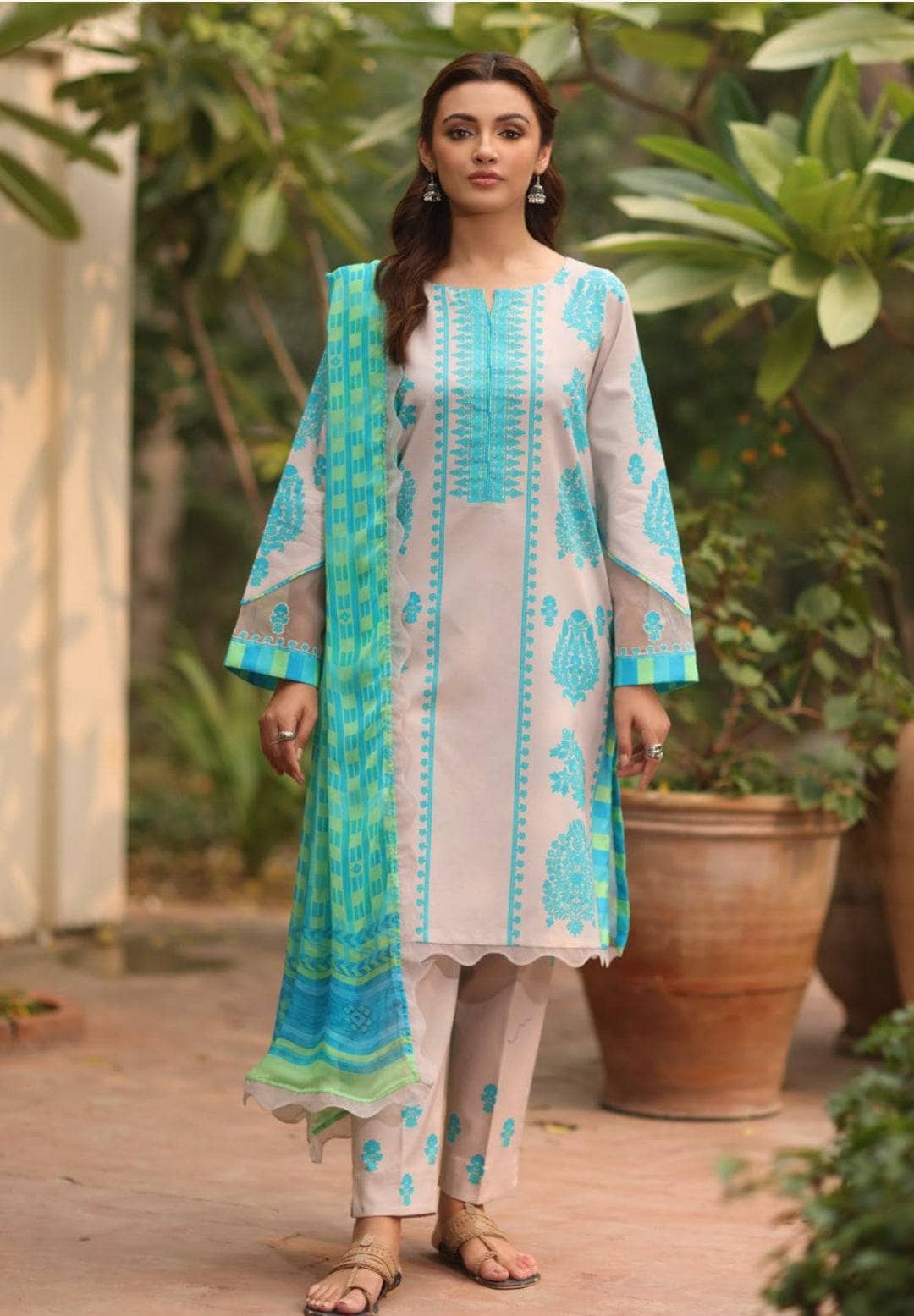 img_charizma_c_prints_fall_awwal_boutique