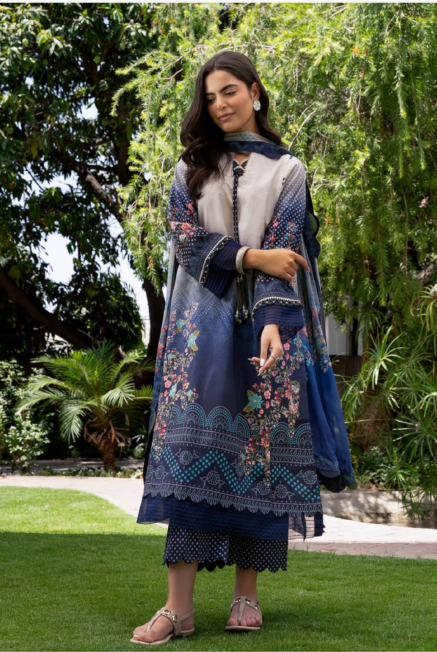 img_charizma_c_prints_fall_awwal_boutique