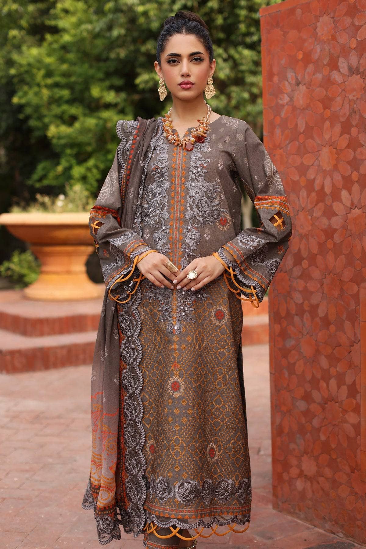 img_charizma_combination_awwal_boutique