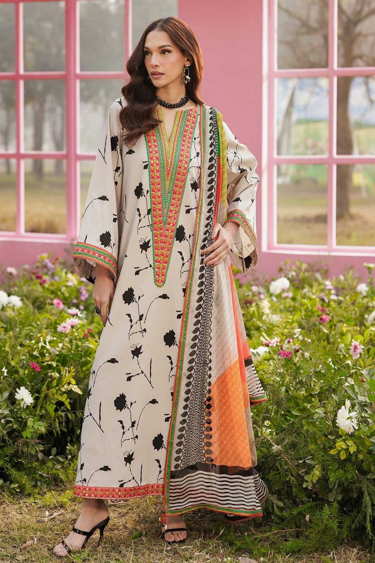 img_rang_e_bahaar_lawn_awwal_boutique