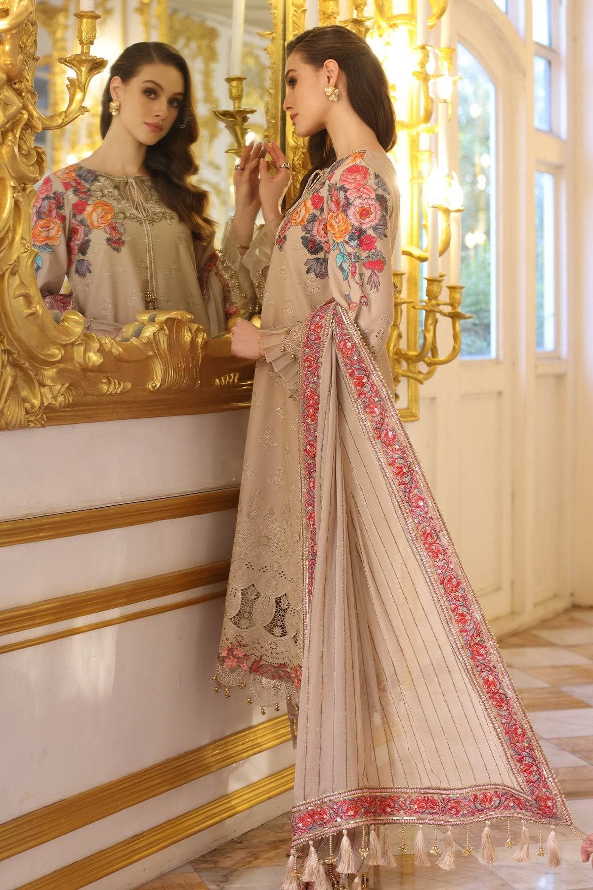 img_charizma_tabeer_lawn_awwal_boutique