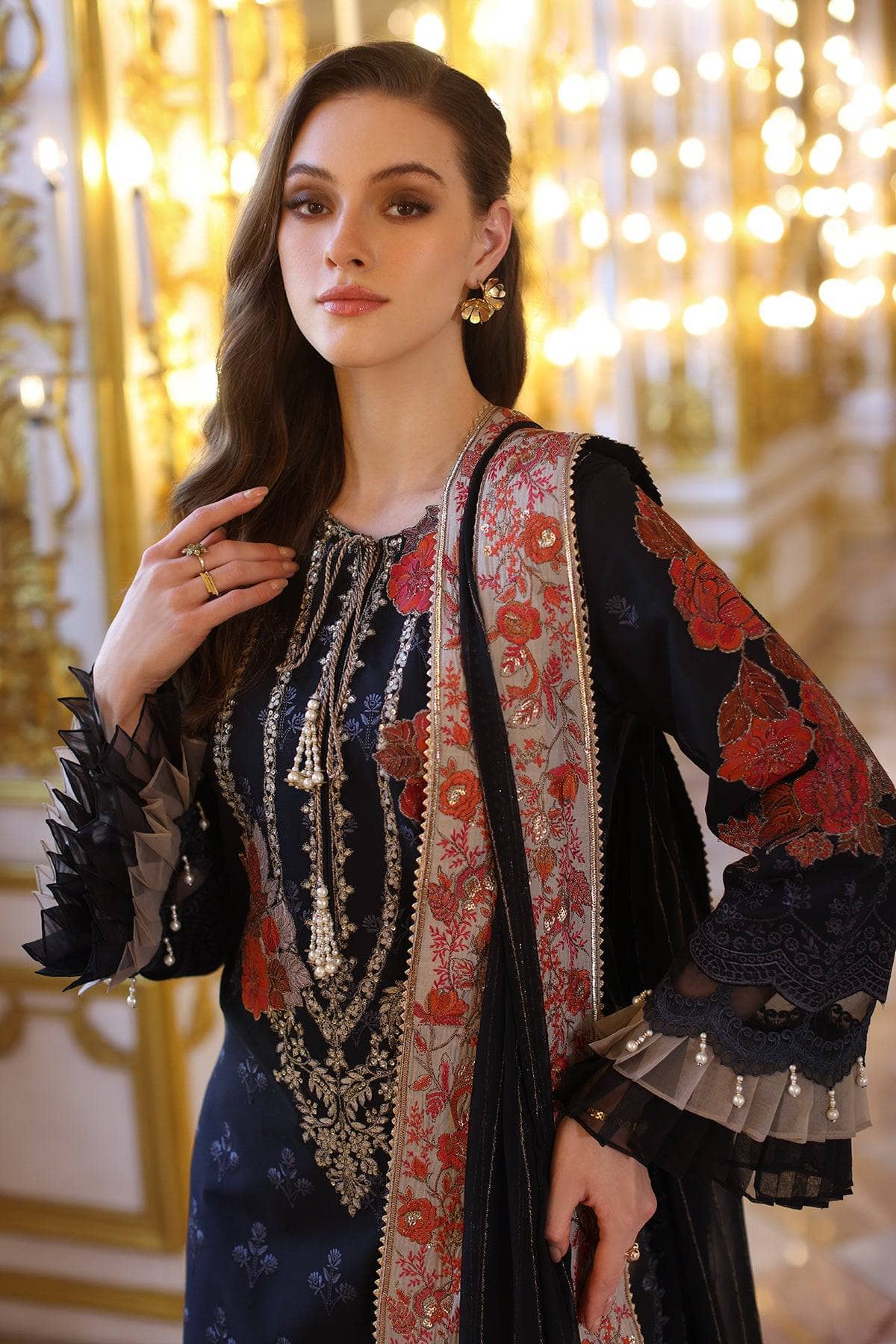 img_charizma_tabeer_lawn_awwal_boutique