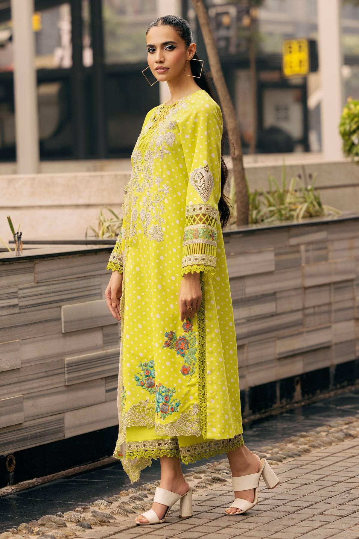 img_charizma_swiss_miss_awwal_boutique