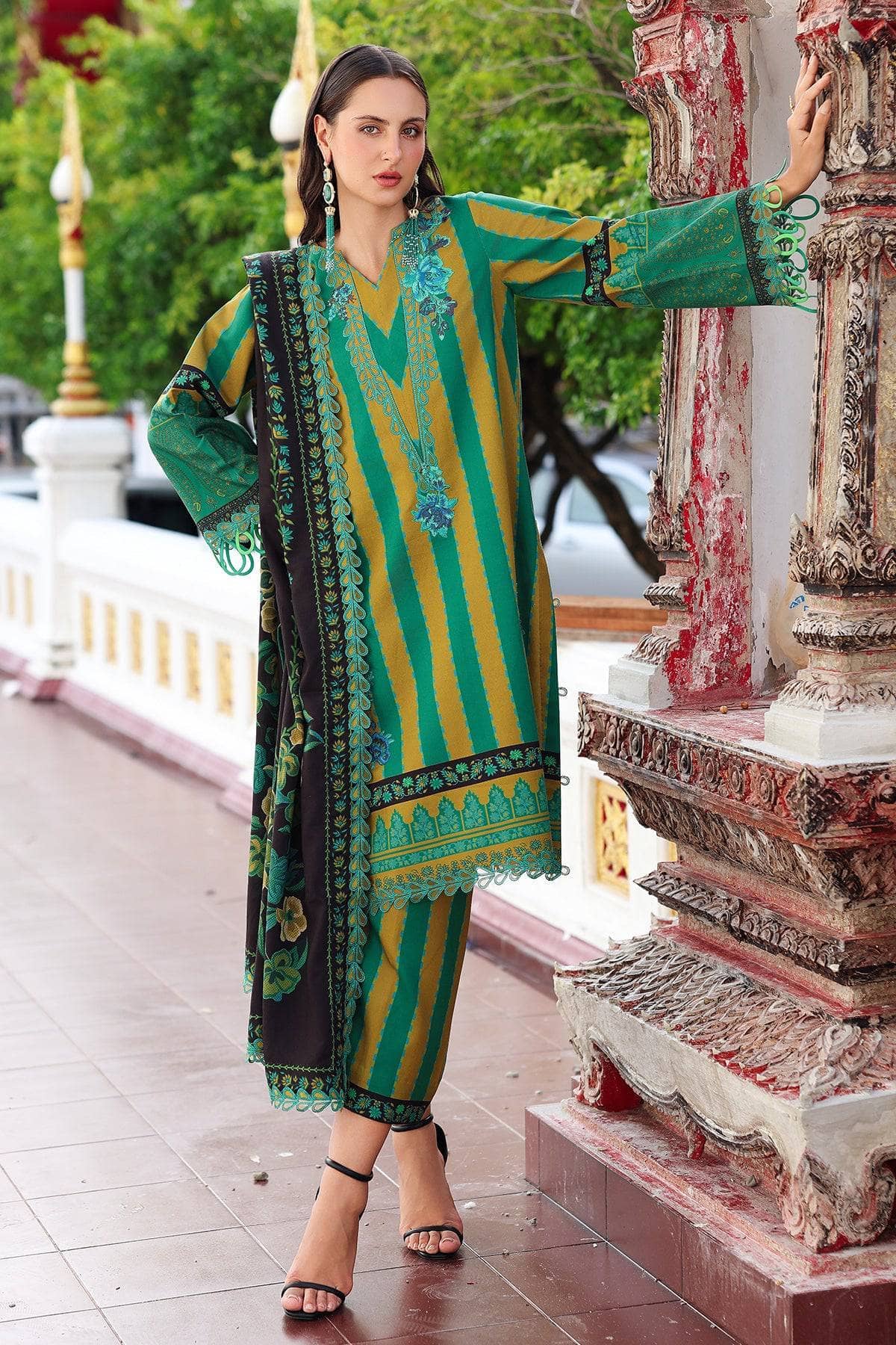 img_charizma_aniiq_linen_awwal_boutique