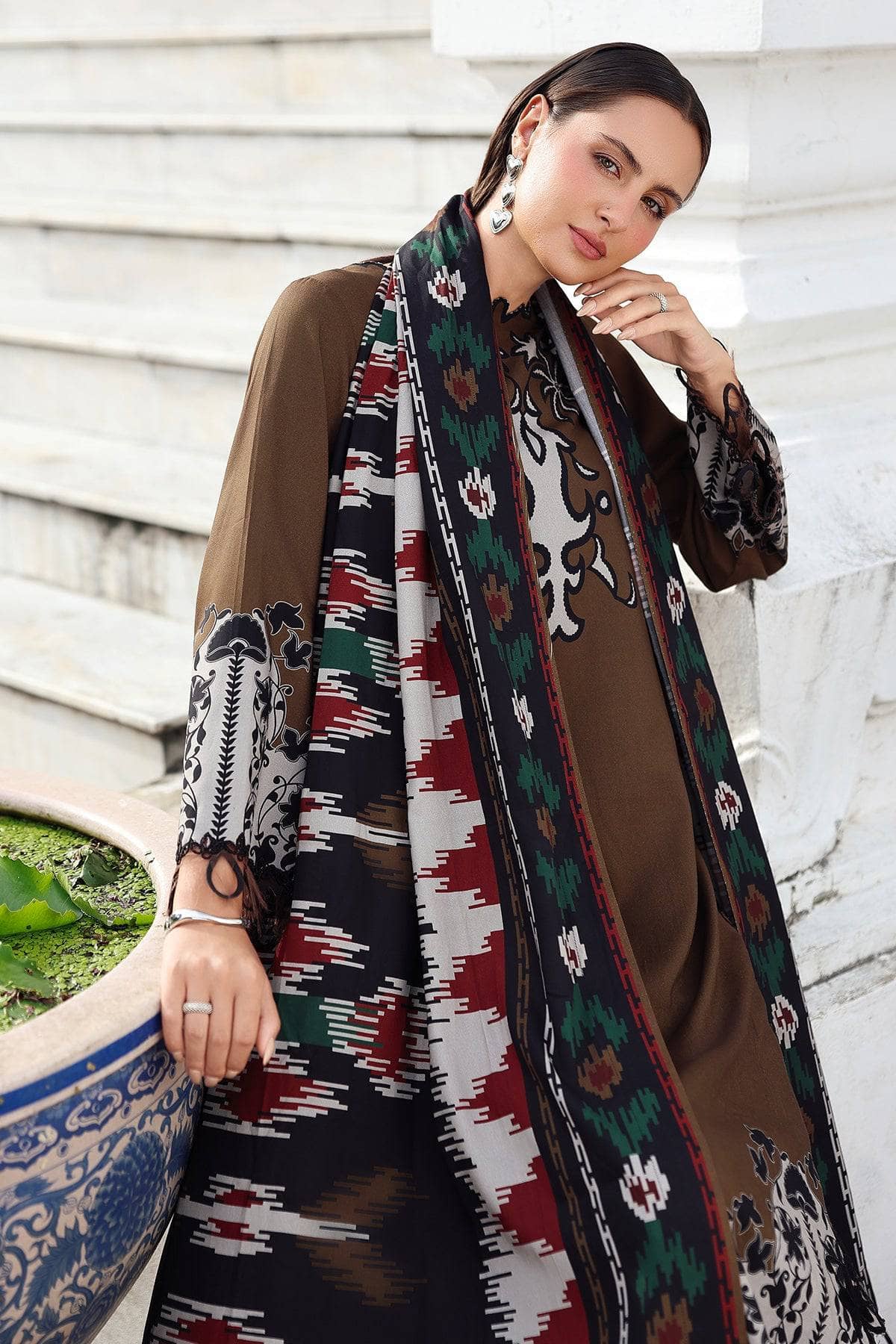 img_charizma_aniiq_linen_awwal_boutique