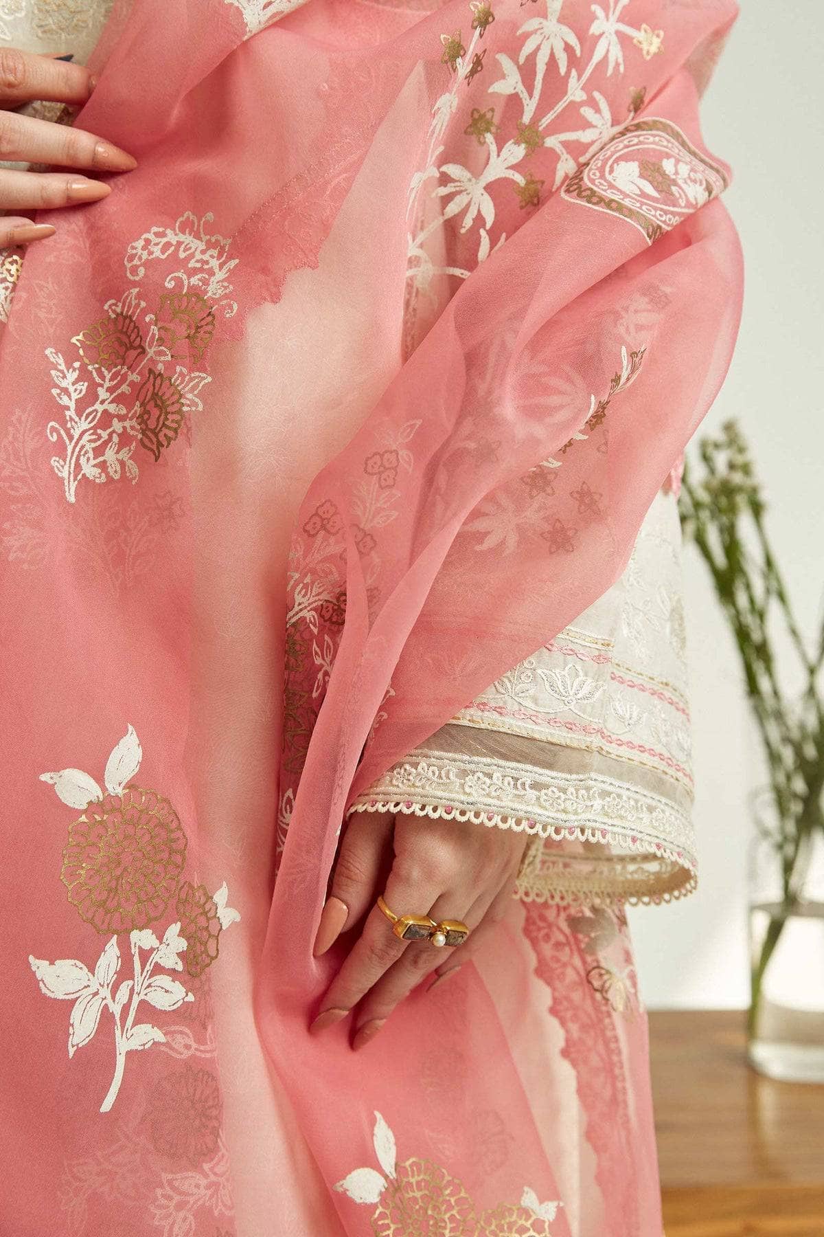img_coco_by_zara_shahjahan_lawn_23_awwal_boutique