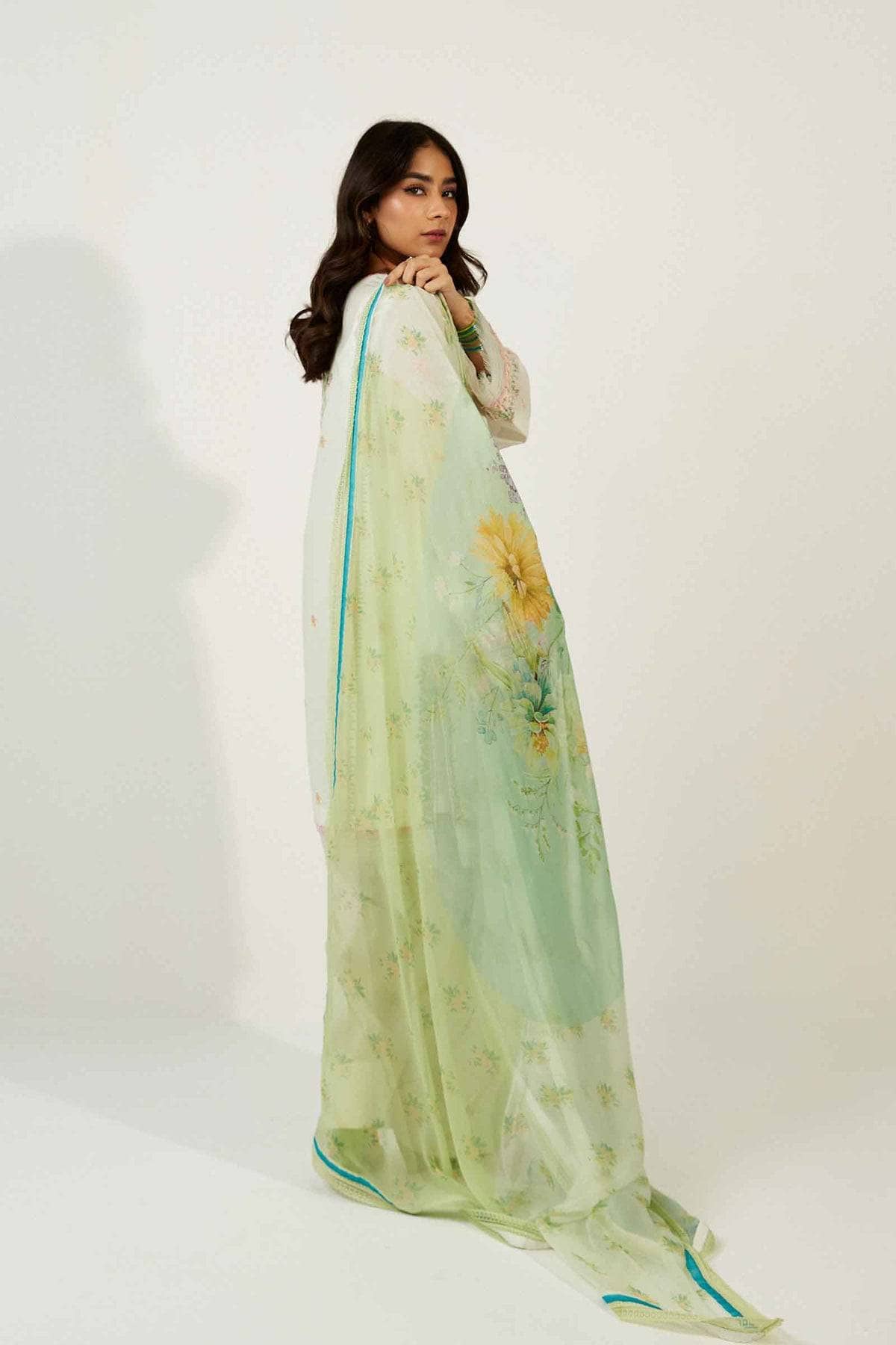 img_coco_by_zara_shahjahan_lawn_23_awwal_boutique