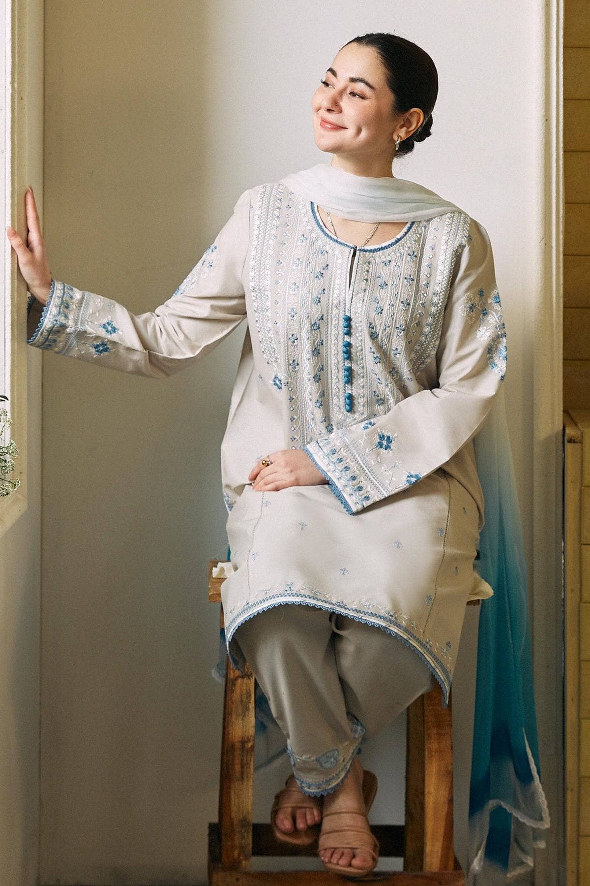 img_coco_by_zara_shahjahan_lawn_24_awwal_boutique