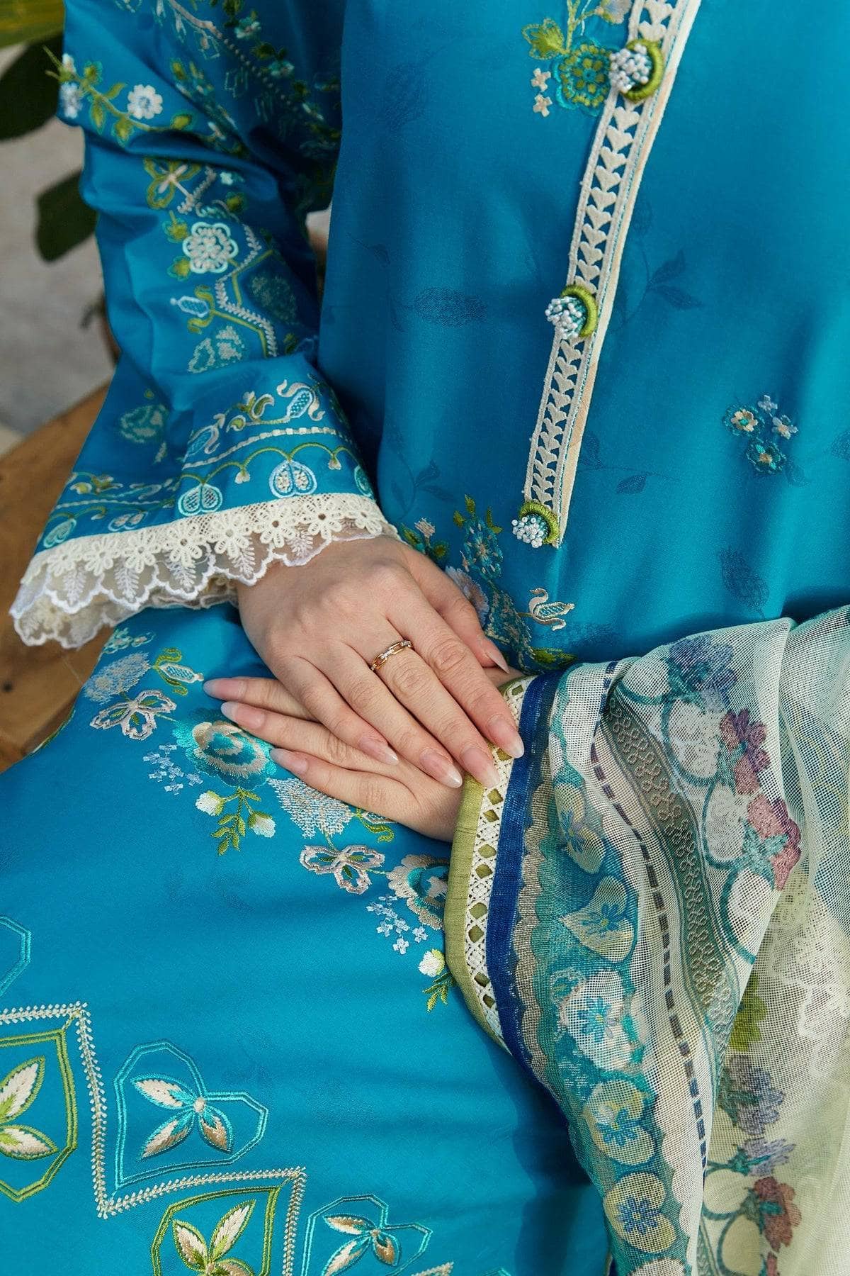 img_coco_by_zara_shahjahan_lawn_24_awwal_boutique