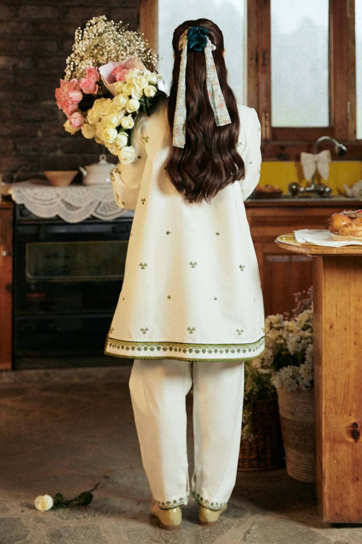 img_zara_shahjahan_coco_lawn_awwal_boutique