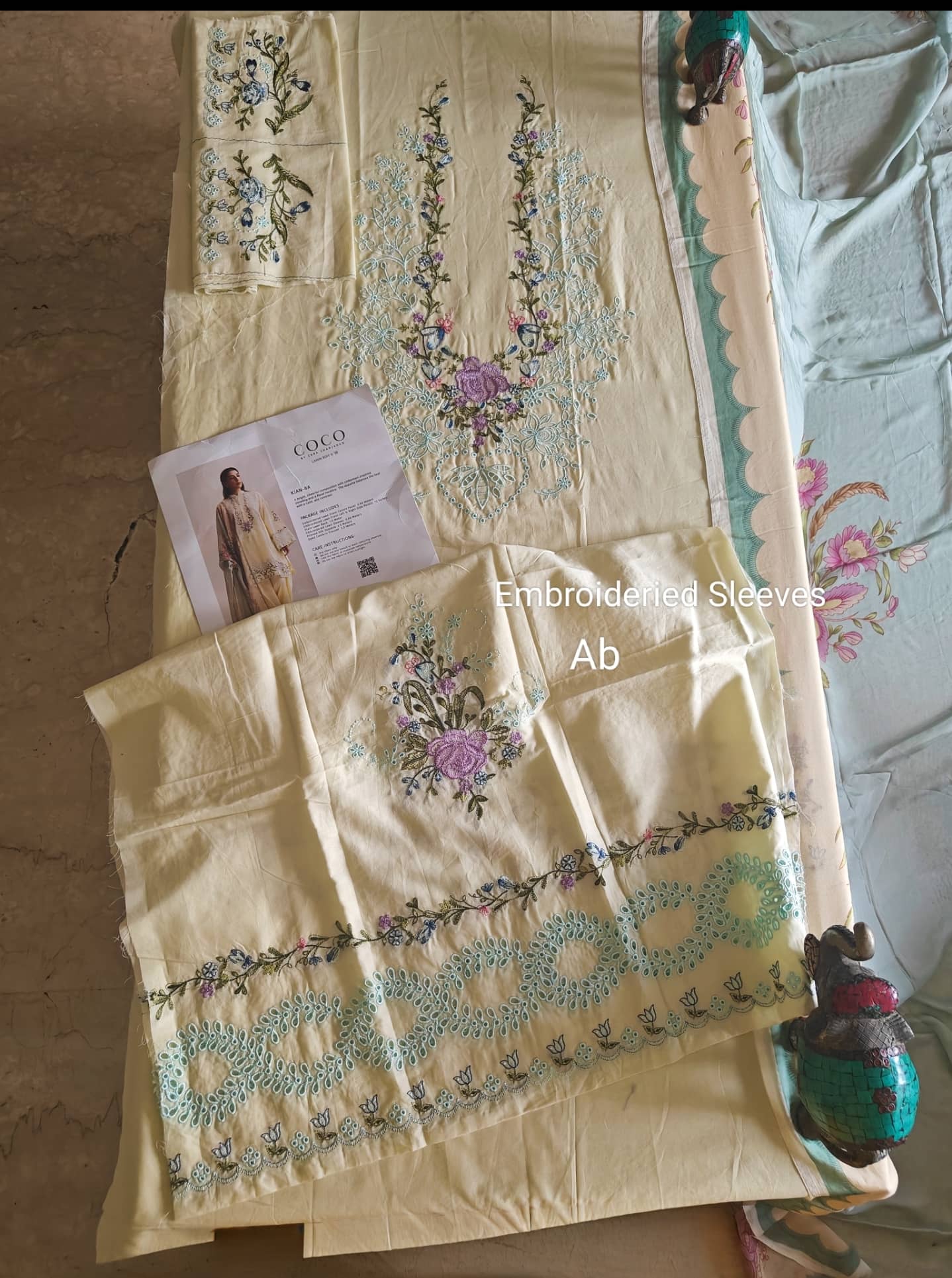 img_coco_lawn_26_awwal_boutique