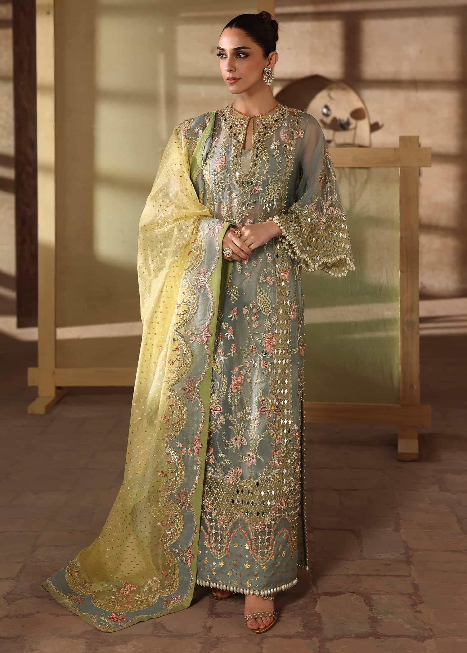 img_crimson_wedding_edition_awwal_boutique