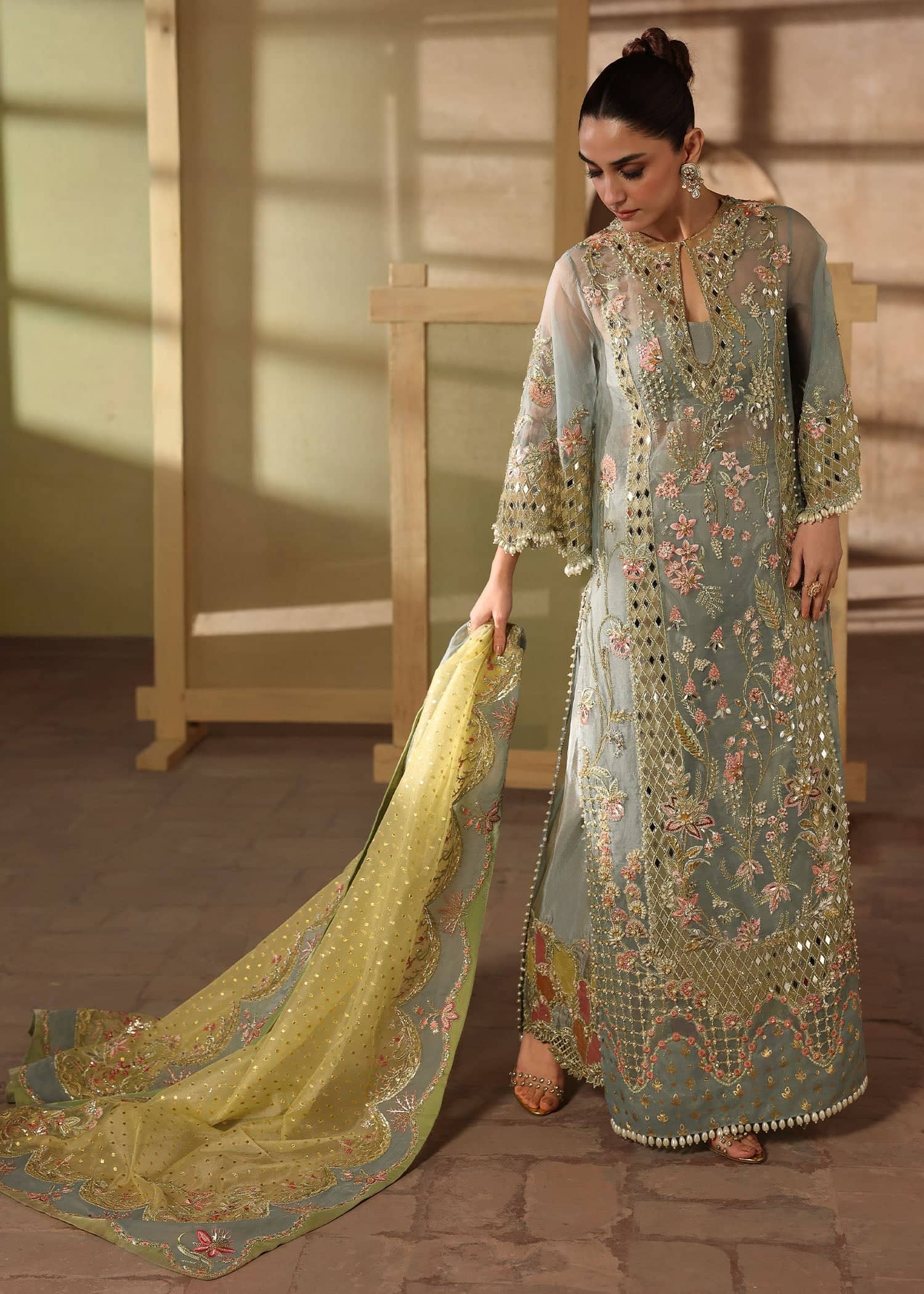 img_crimson_wedding_edition_awwal_boutique