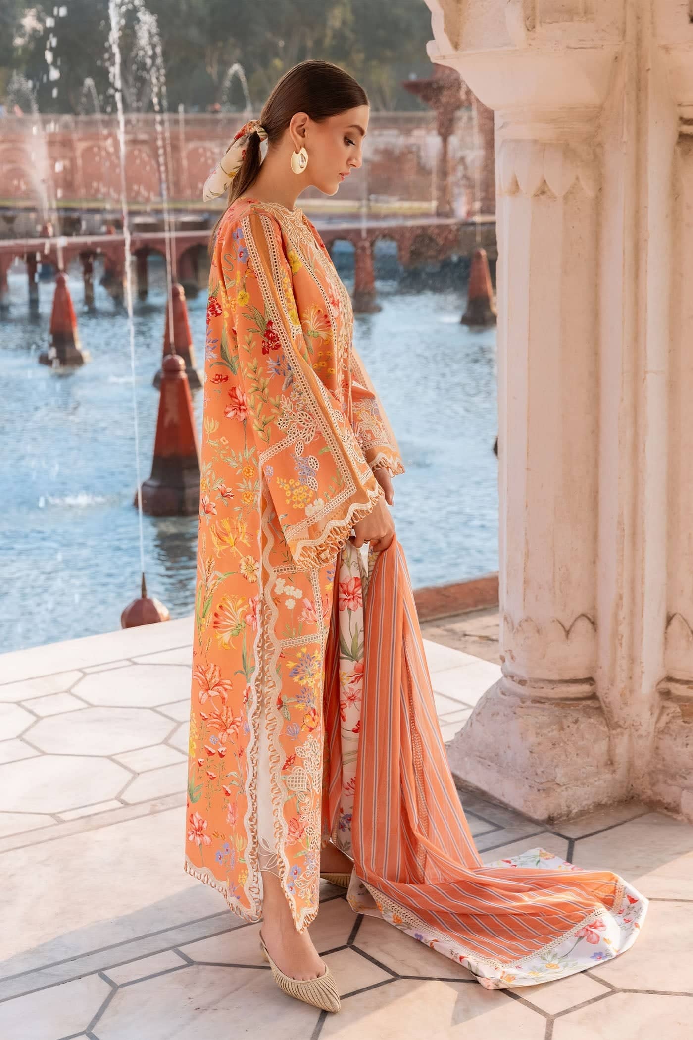 img_flow_by_crimson_awwal_boutique