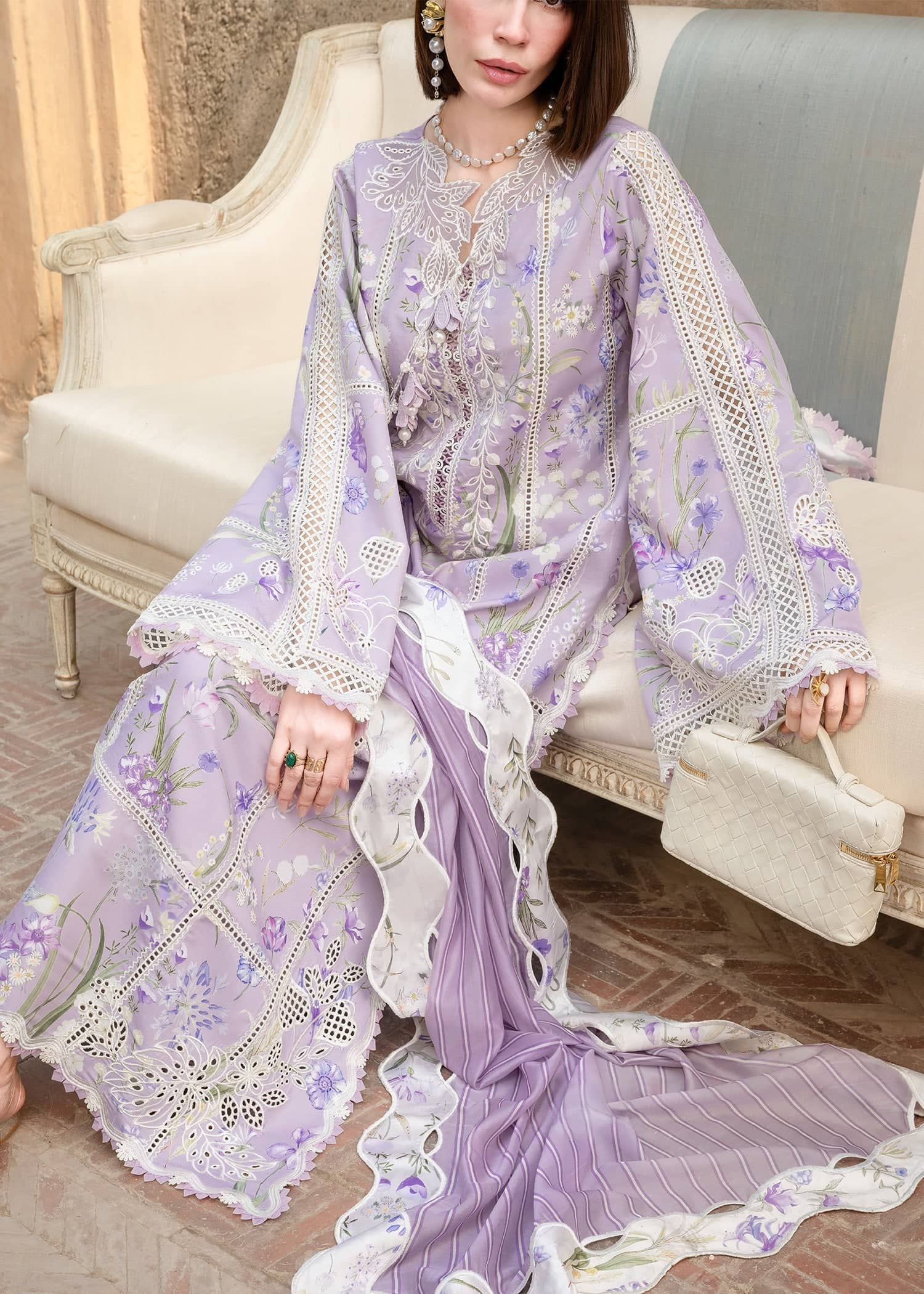 img_flow_by_crimson_awwal_boutique