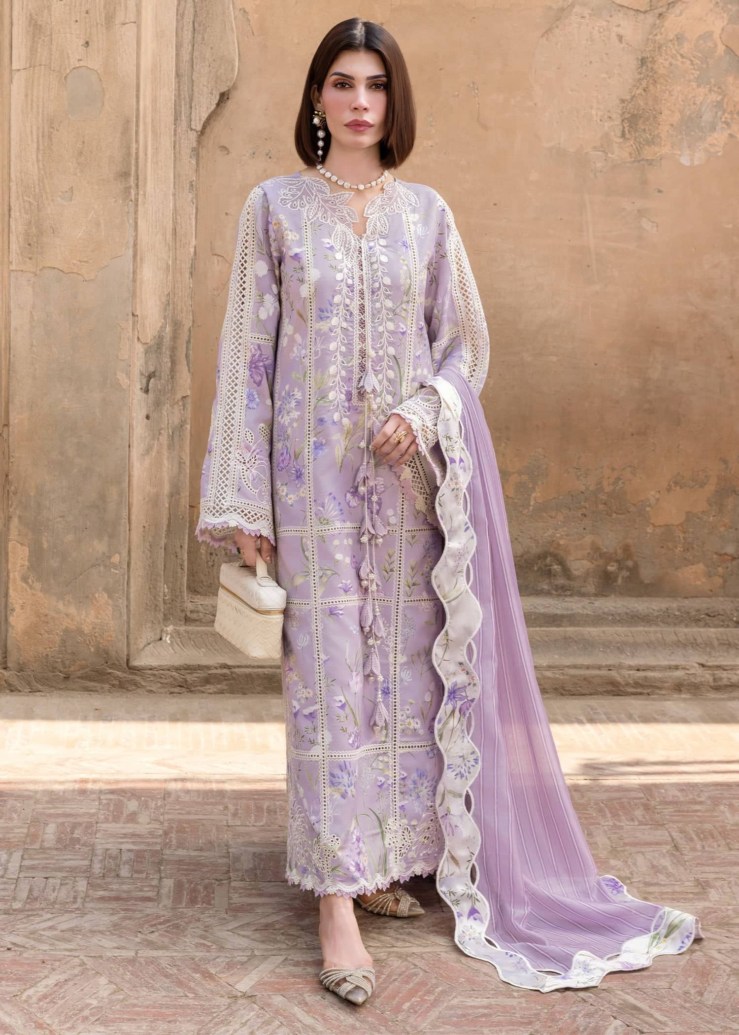 img_flow_by_crimson_awwal_boutique