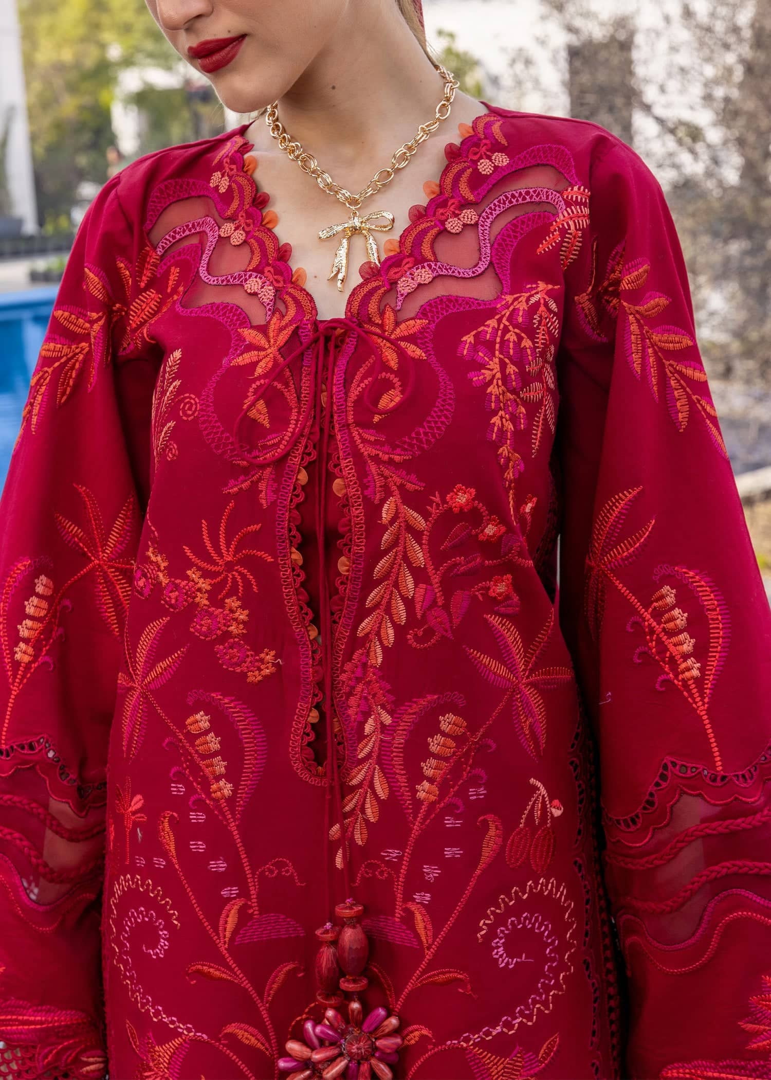 Flow by Crimson 26/BEAUTY IN BLOOM - D3A/Petal Red