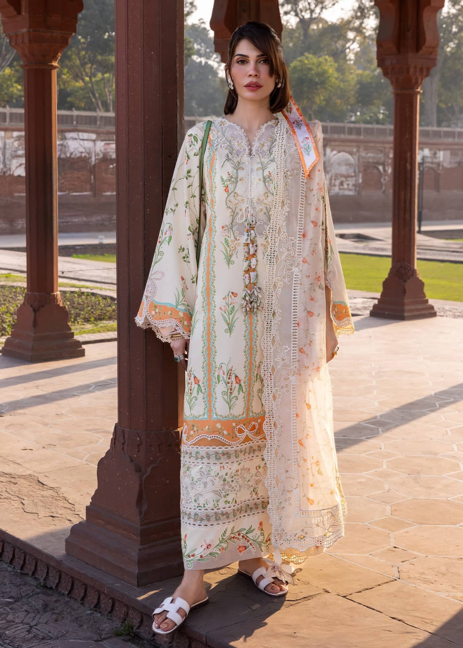 img_flow_by_crimson_awwal_boutique