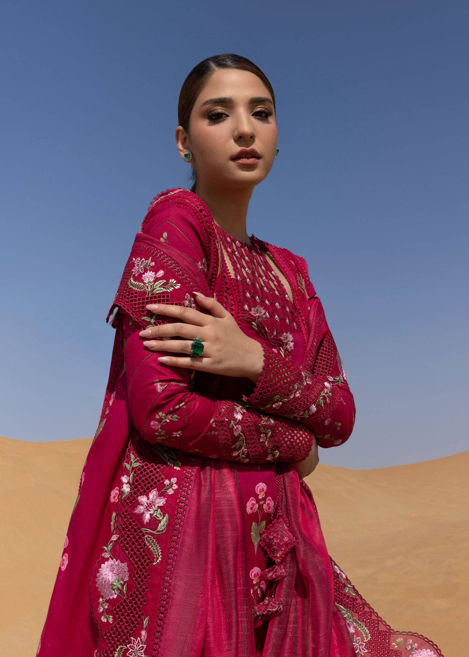 img_crimson_lawn_awwal_boutique