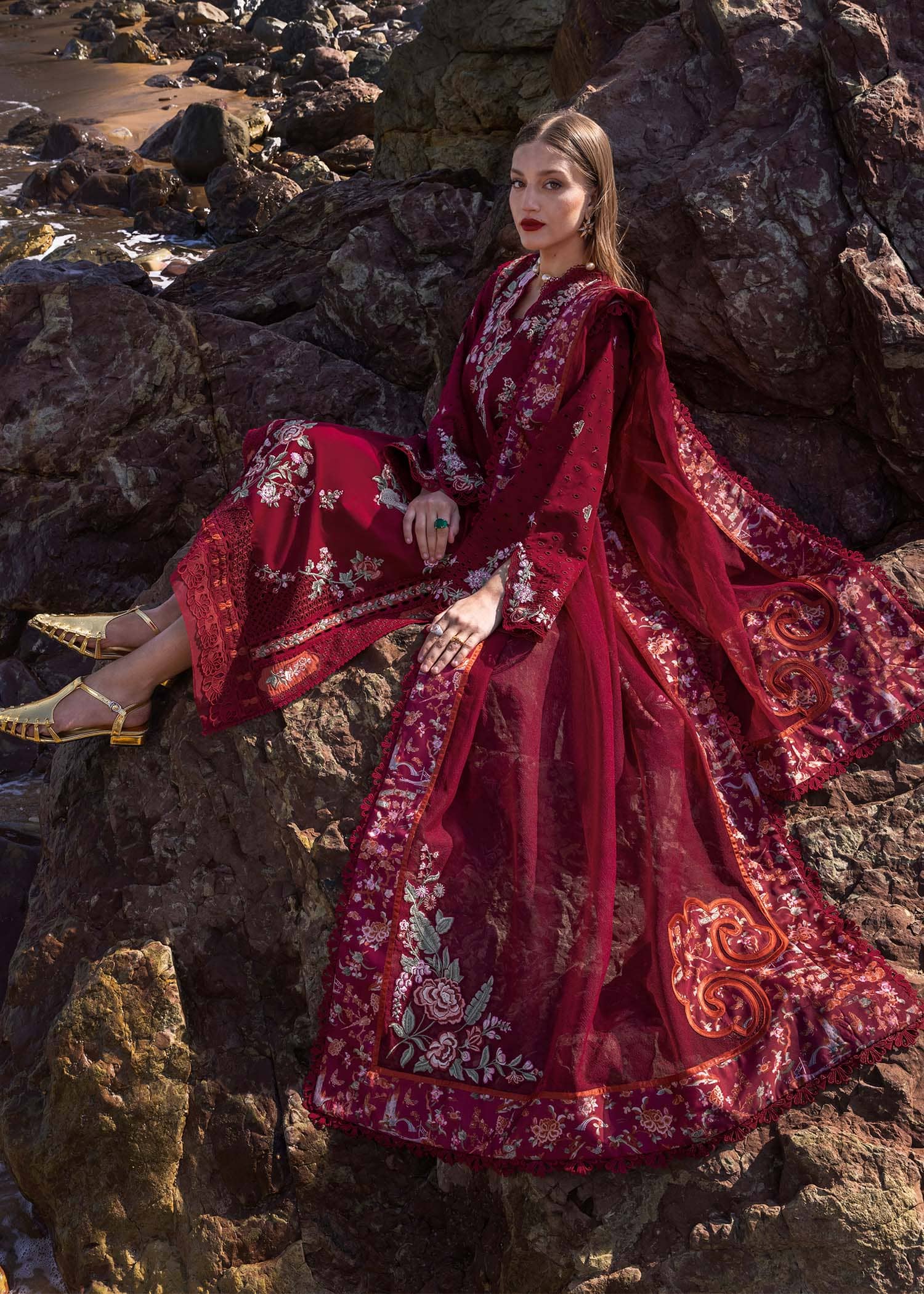 img_crimson_lawn_awwal_boutique