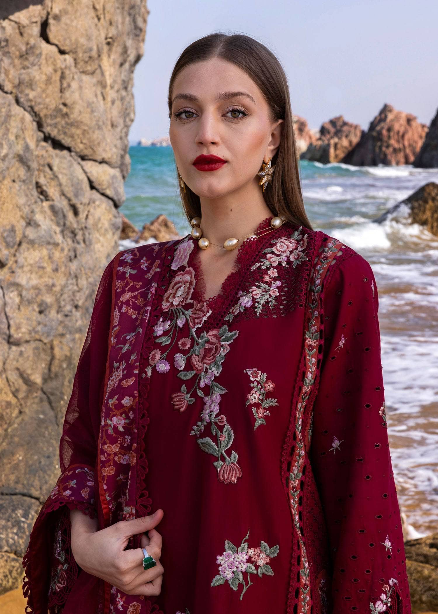 img_crimson_lawn_awwal_boutique