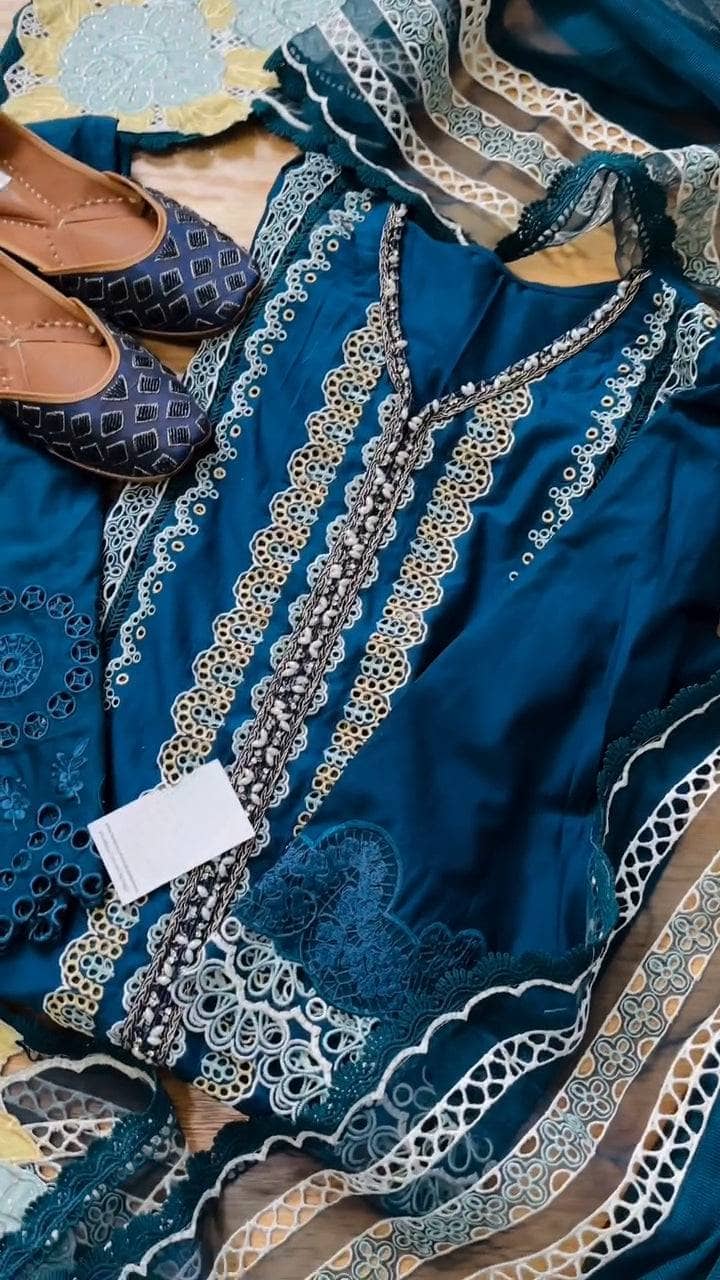 Stitched Look of Unstitched Crimson Luxury Lawn/Vol 2/Medley of Lace - D7 A/Size - S M L XL