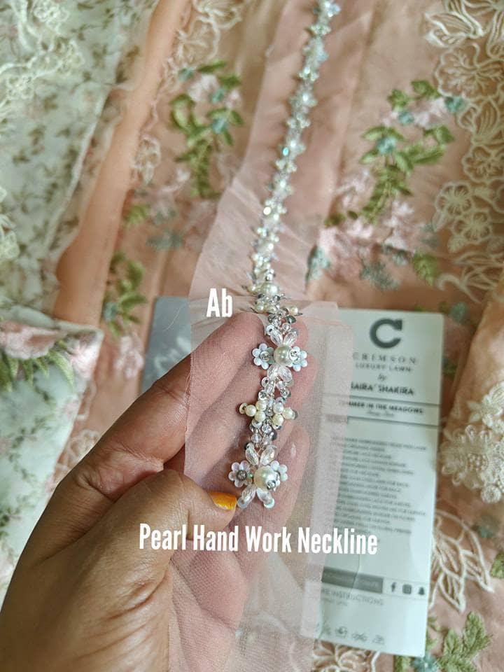 img_open_pic_crimson+lawn_23_awwal_boutique